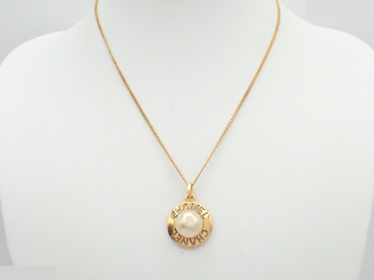 logo pearl necklace, box, chain approximately 38cm. — view 3