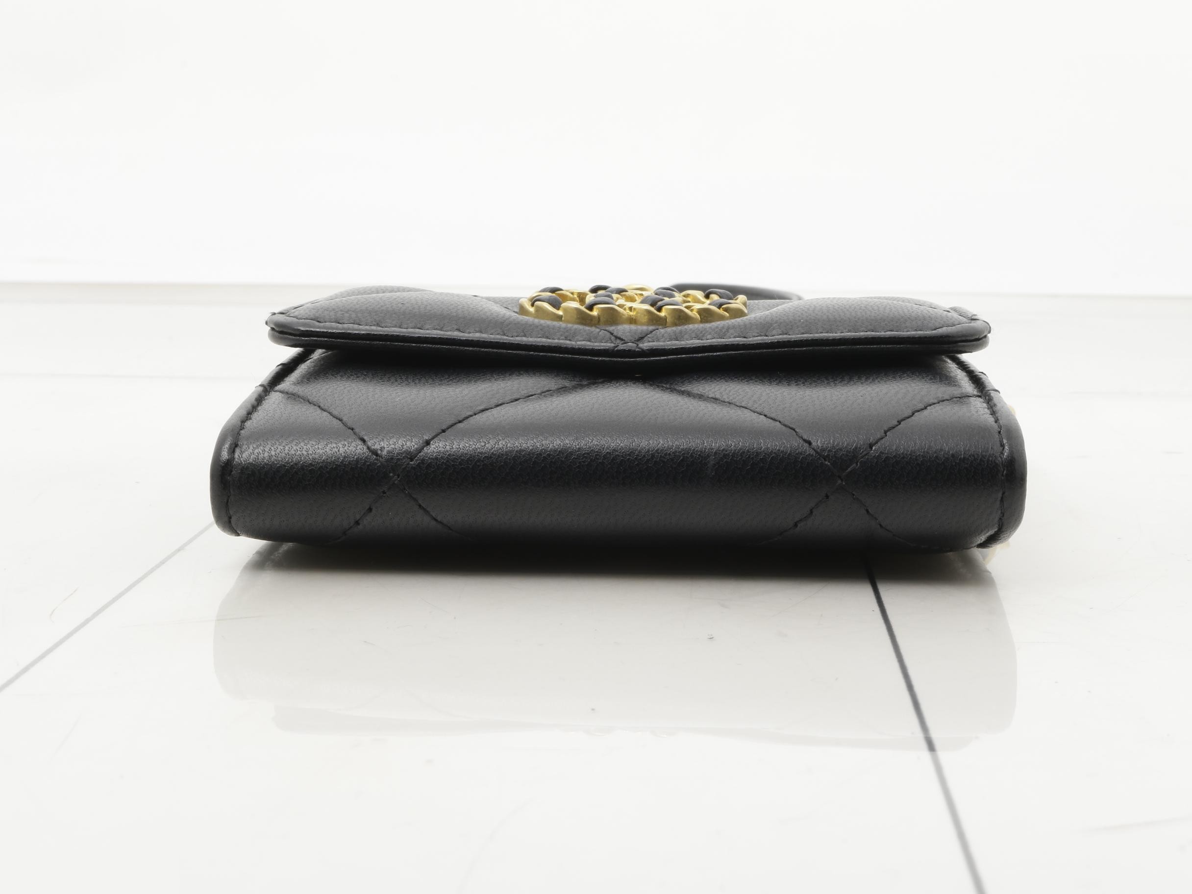 19 Lambskin Chain Shoulder Bag, Black — view 3