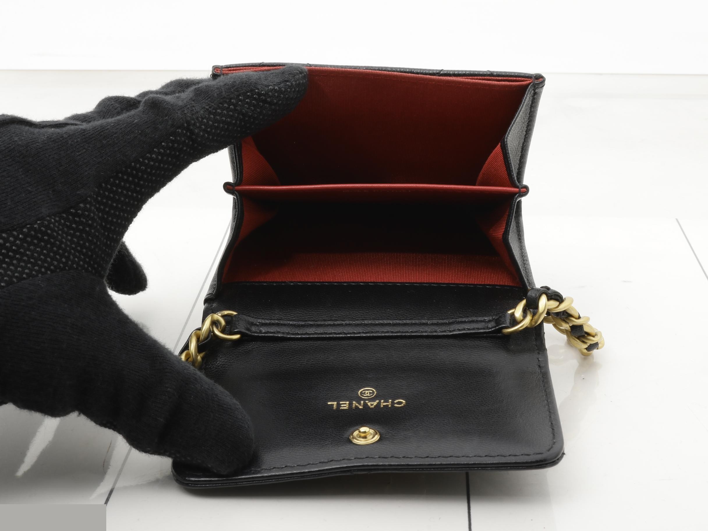19 Lambskin Chain Shoulder Bag, Black — view 4