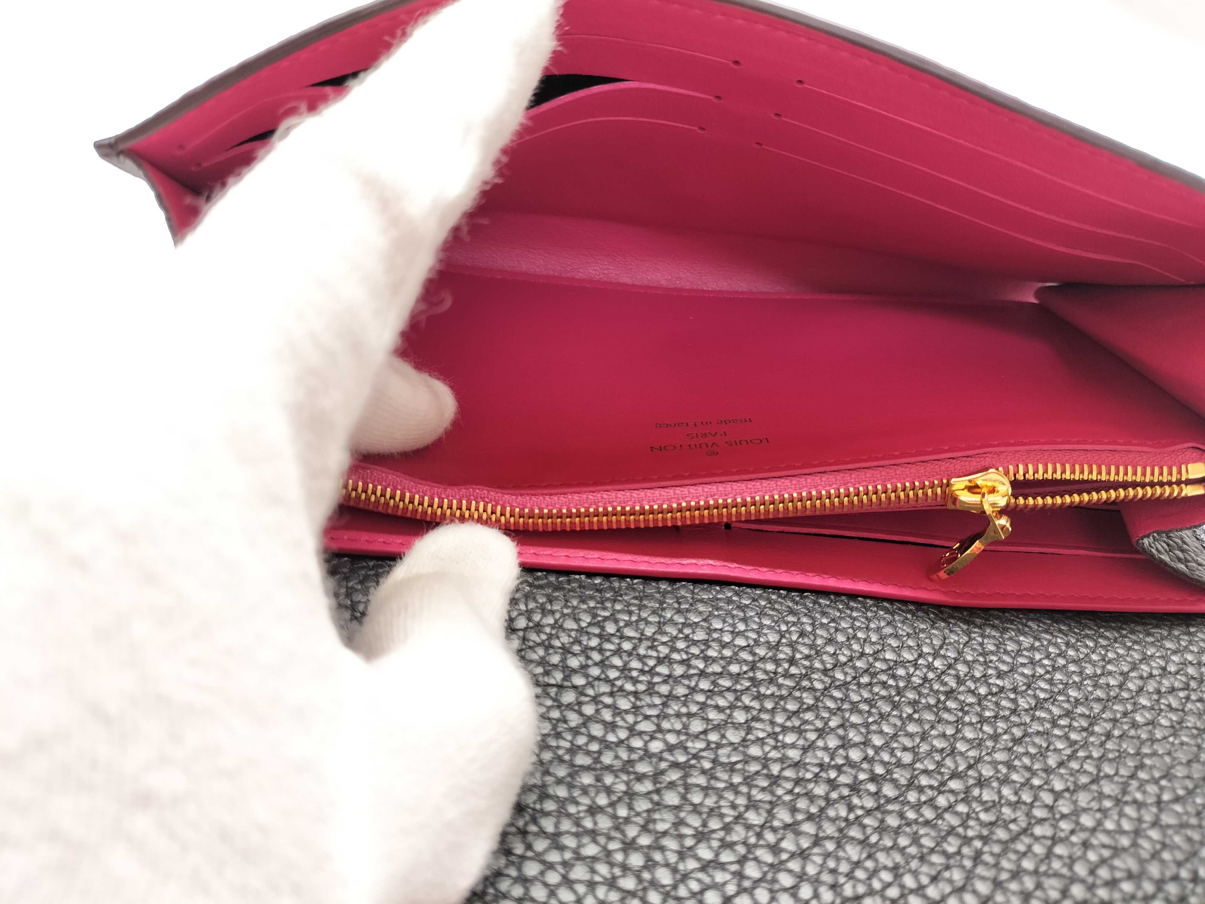 N61248 Portefeuille Capucines Wallet — view 12