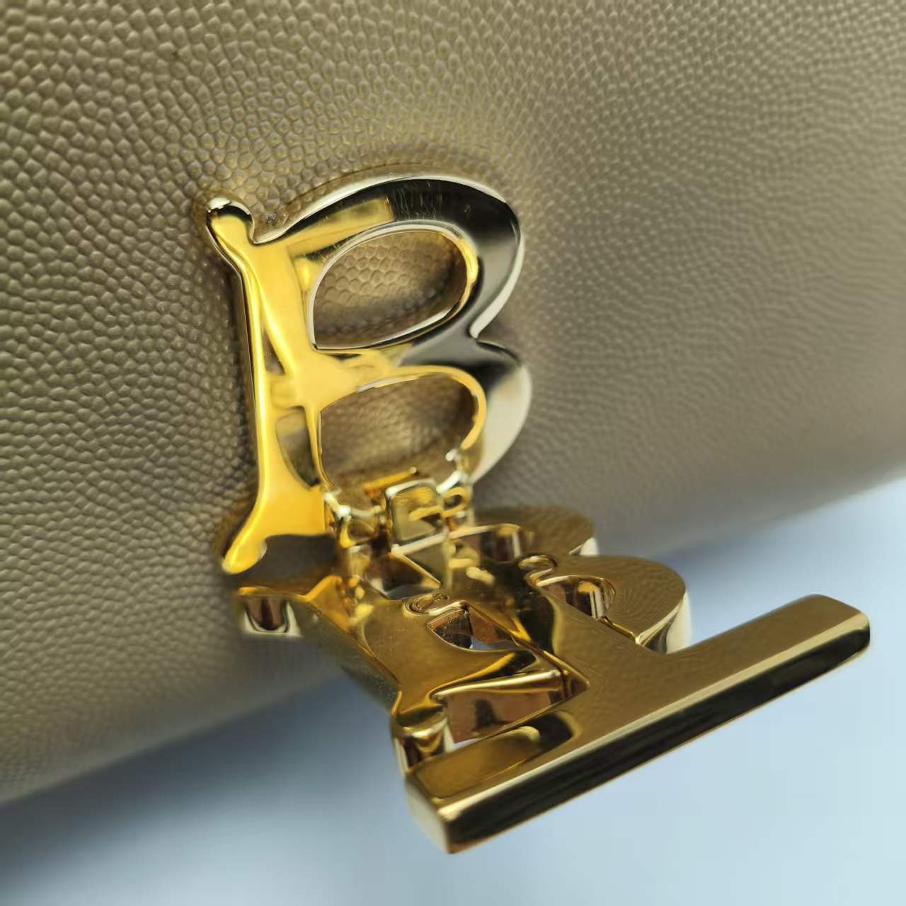 【*Shipped from: China*】BURBERRY Leather Shoulder Bag — view 9