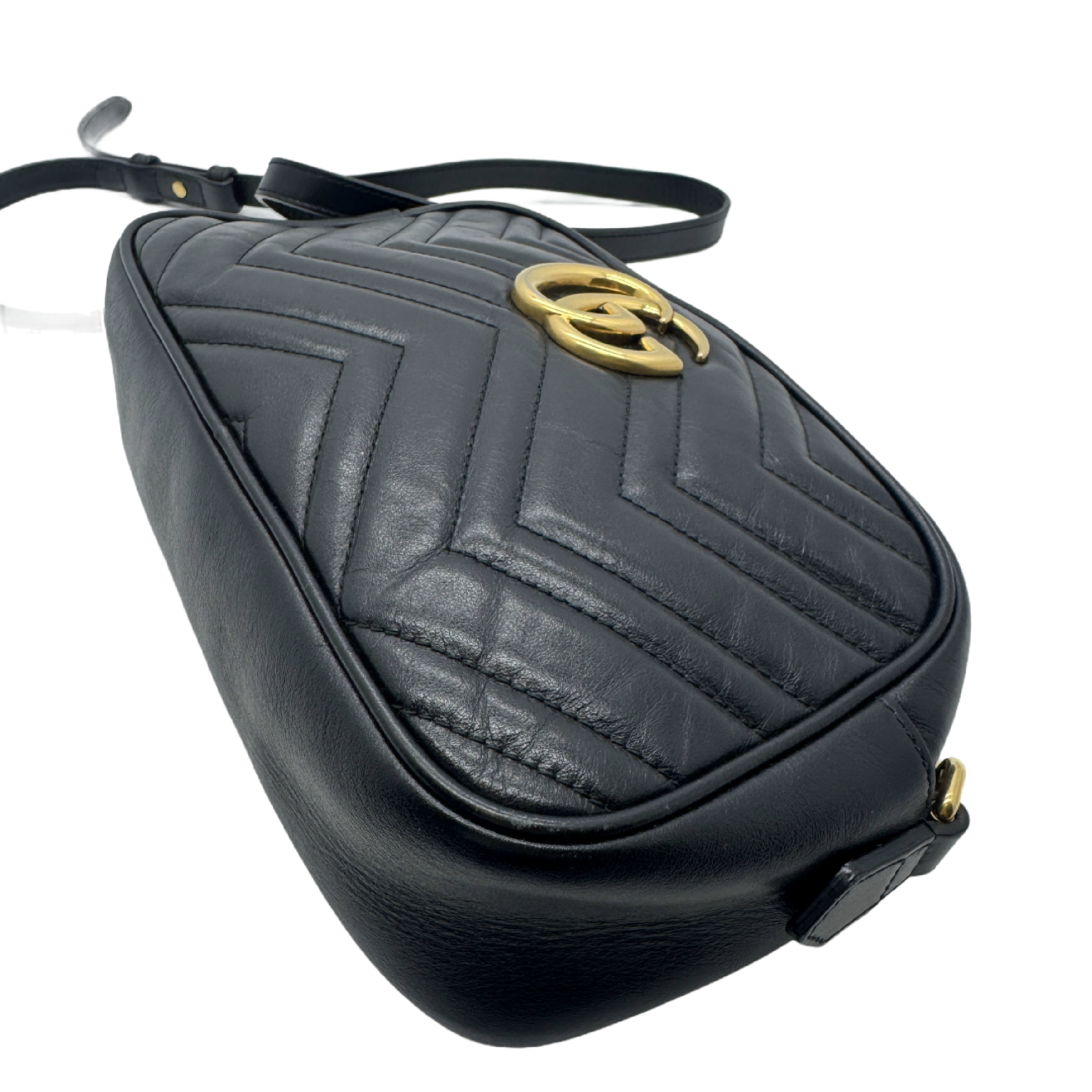 GG Marmont Matelassé Quilted Leather Camera Bag Chain Shoulder Bag — view 6