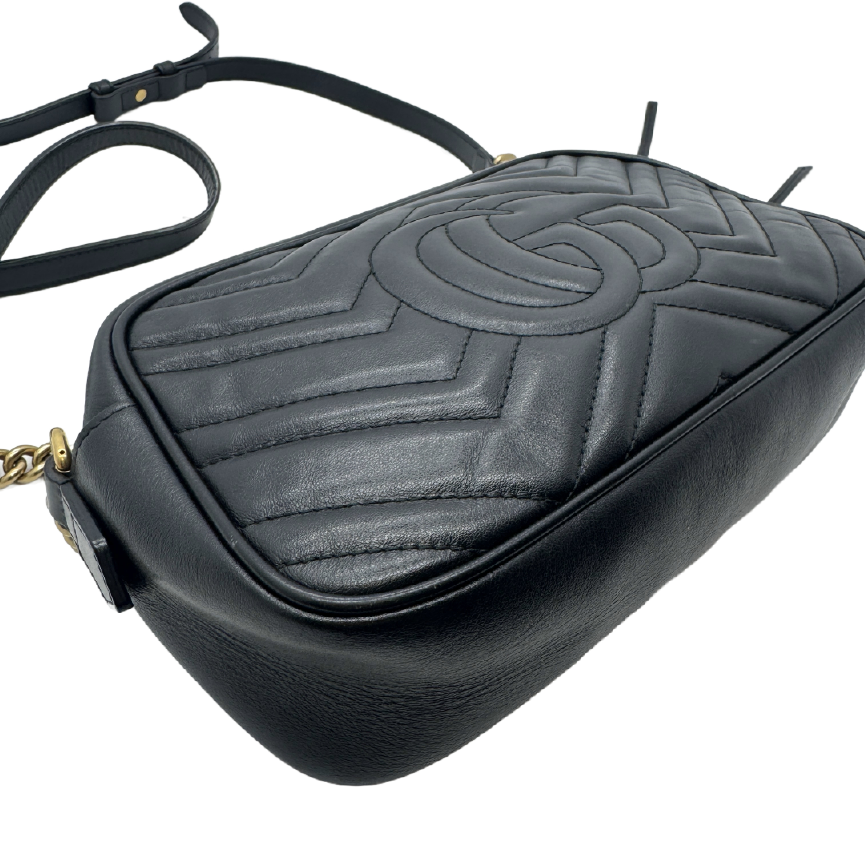 GG Marmont Matelassé Quilted Leather Camera Bag Chain Shoulder Bag — view 7