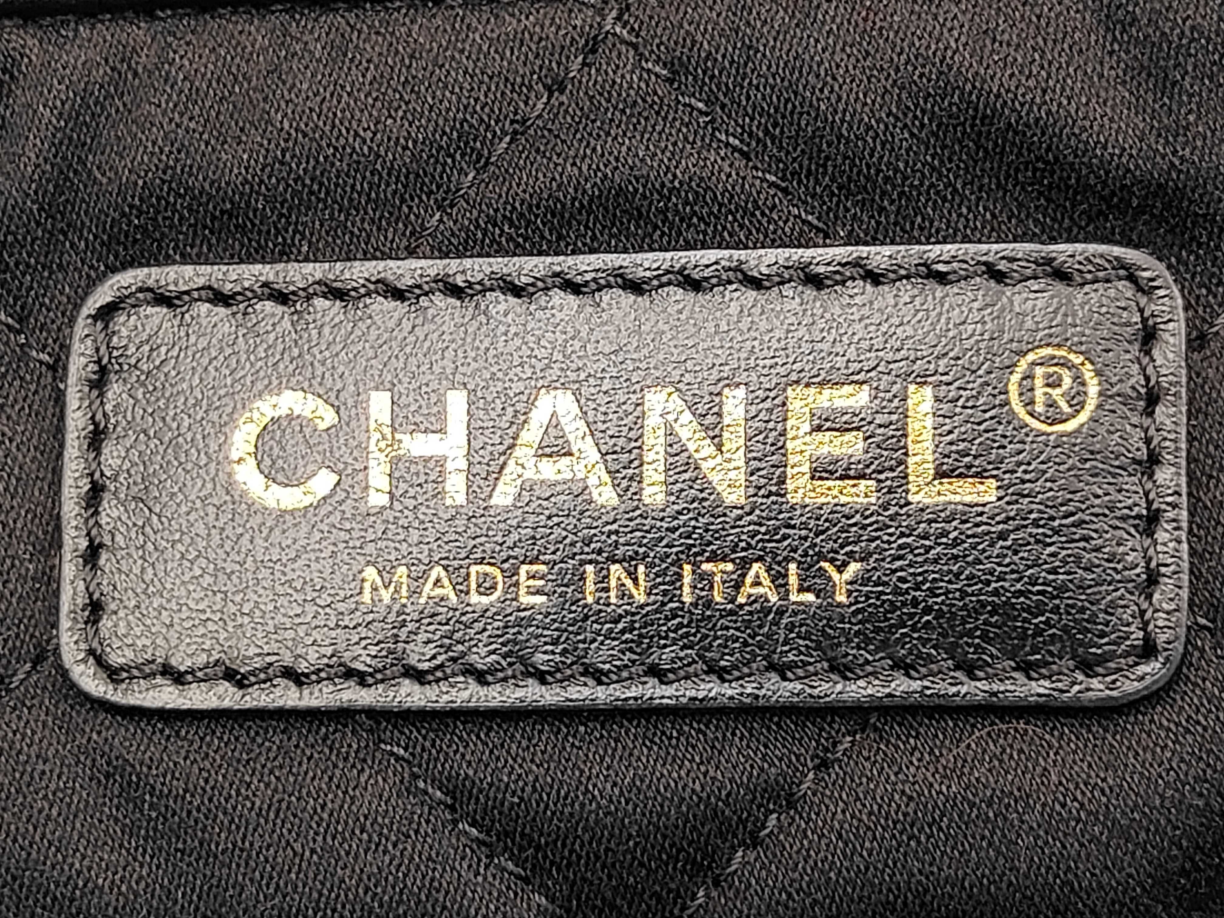22 Medium Random Serial Number Lambskin Black Gold Bag — view 10