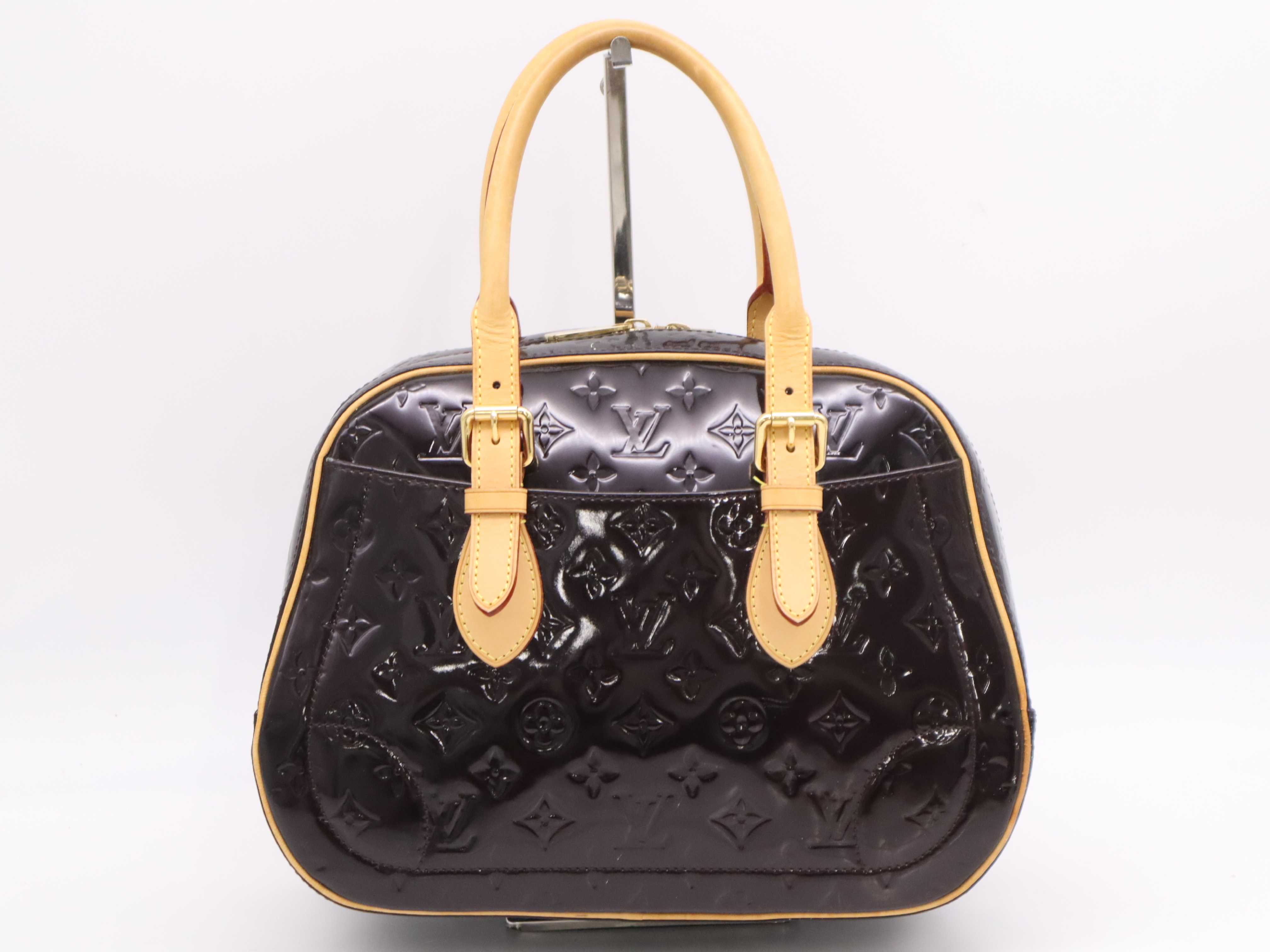 M93516 Vernis Summit Drive Amarante Handbag