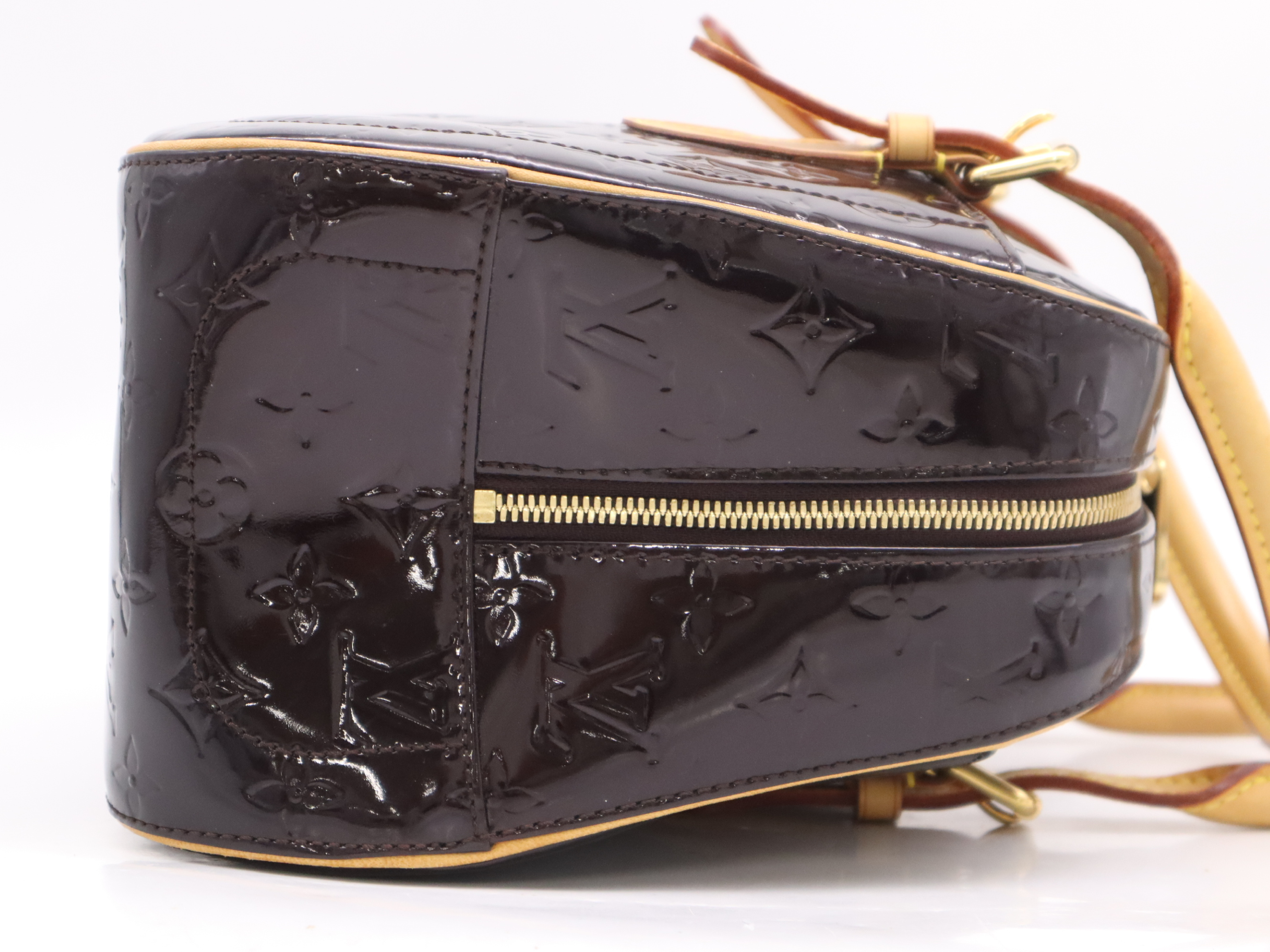 M93516 Vernis Summit Drive Amarante Handbag — view 5