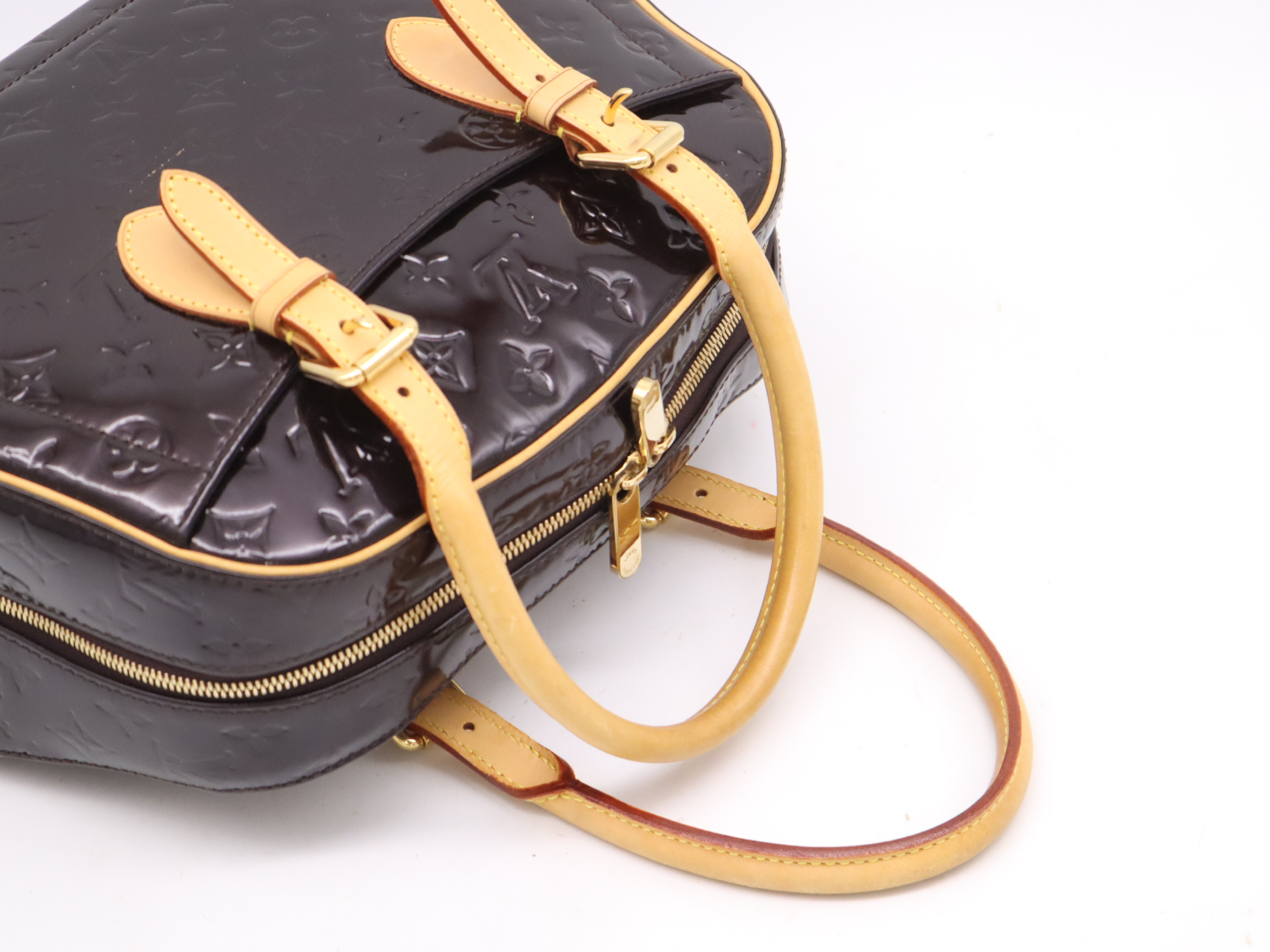 M93516 Vernis Summit Drive Amarante Handbag — view 6