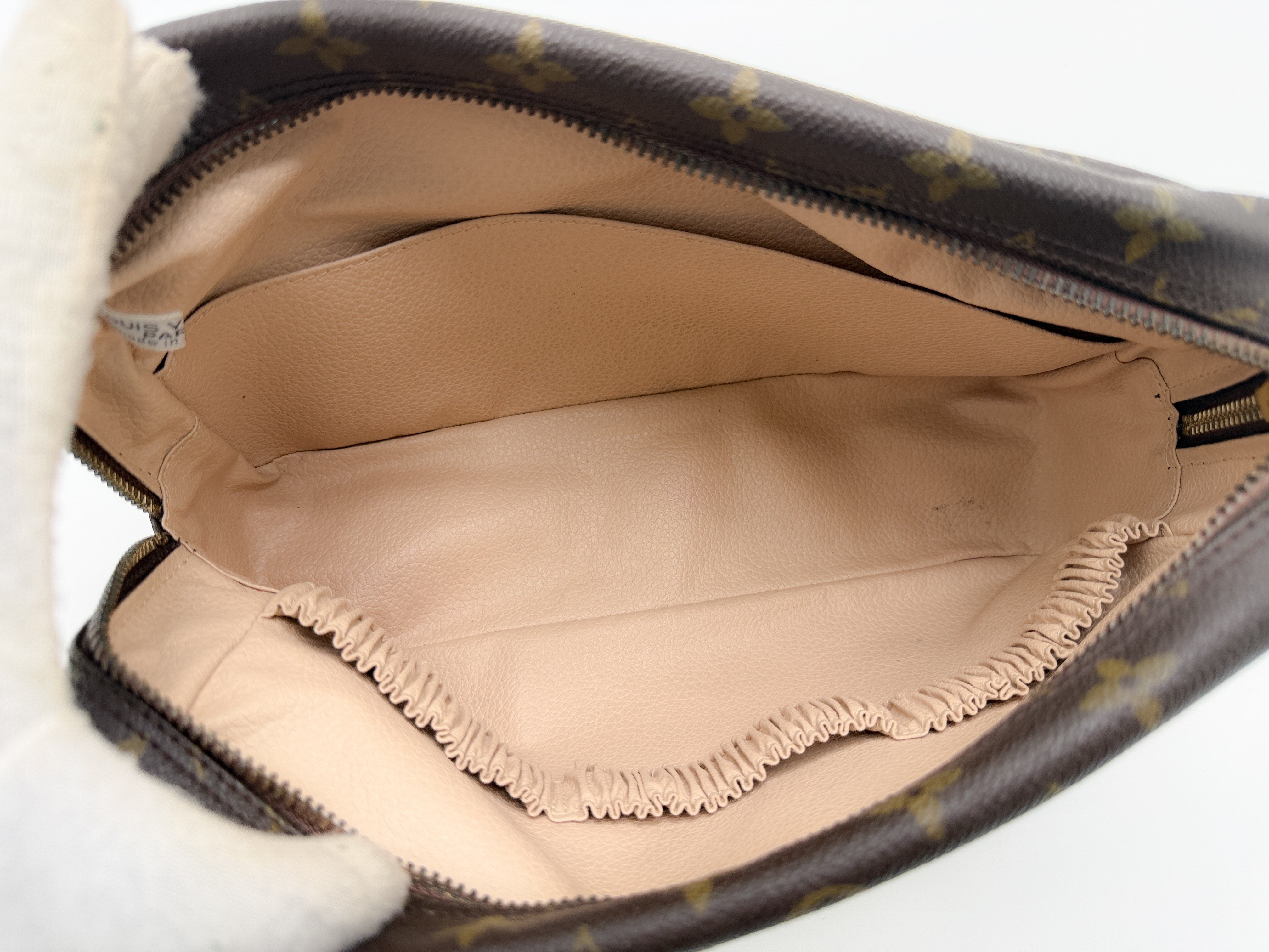 Monogram M47522 Trousse Toilette 28 Pouch — view 9