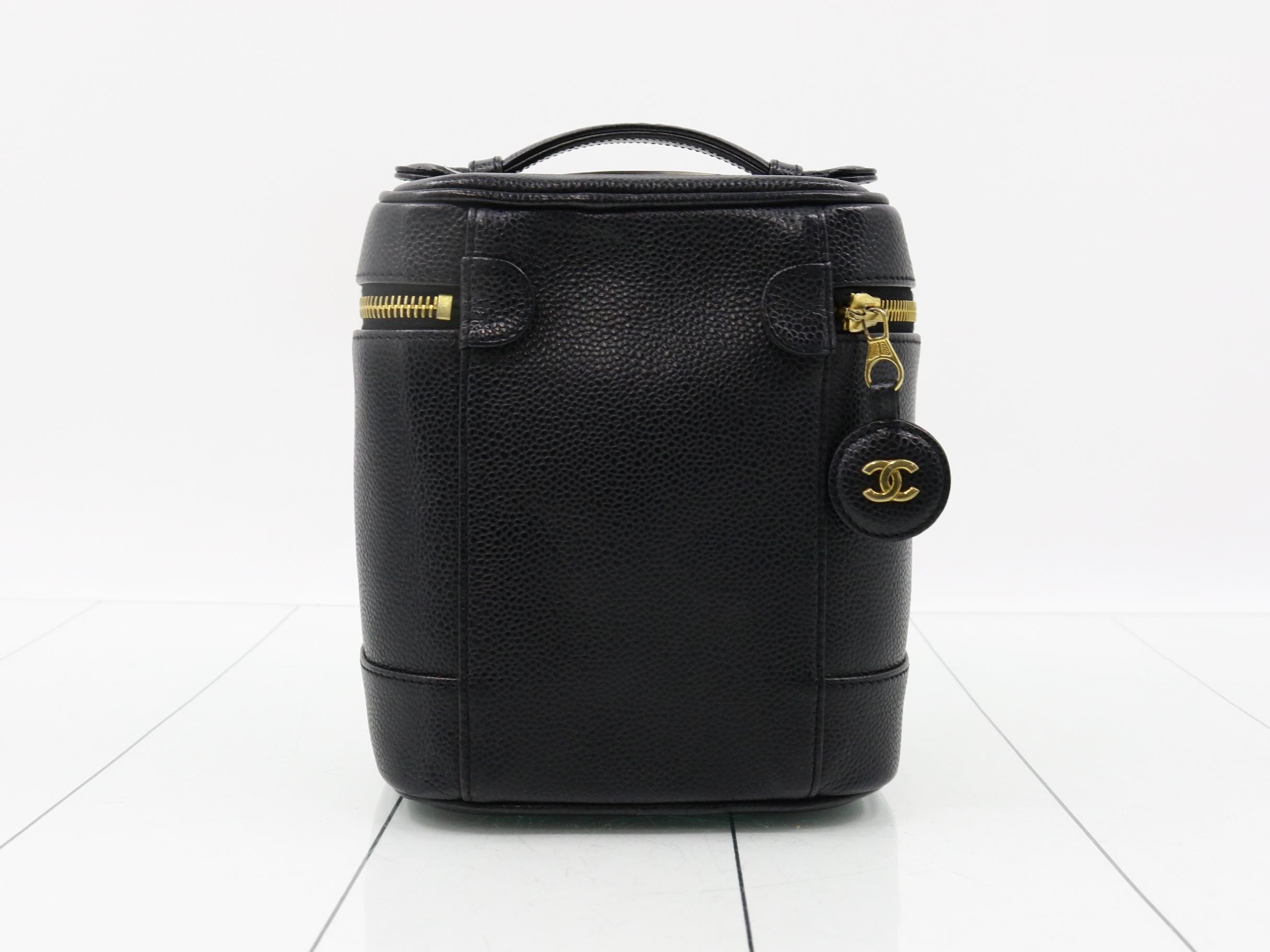 Caviar vanity bag seal — view 2
