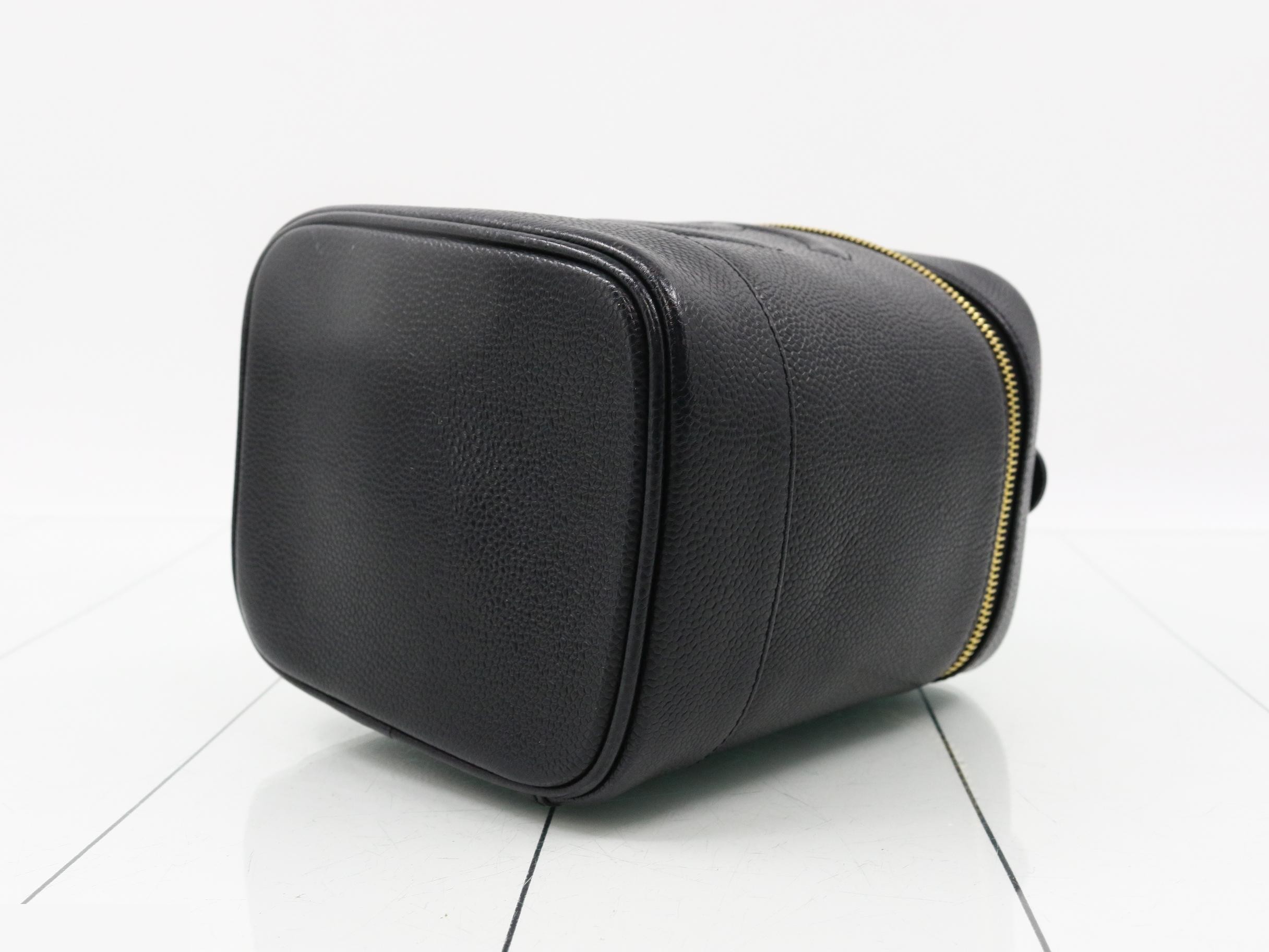 Caviar vanity bag seal — view 6
