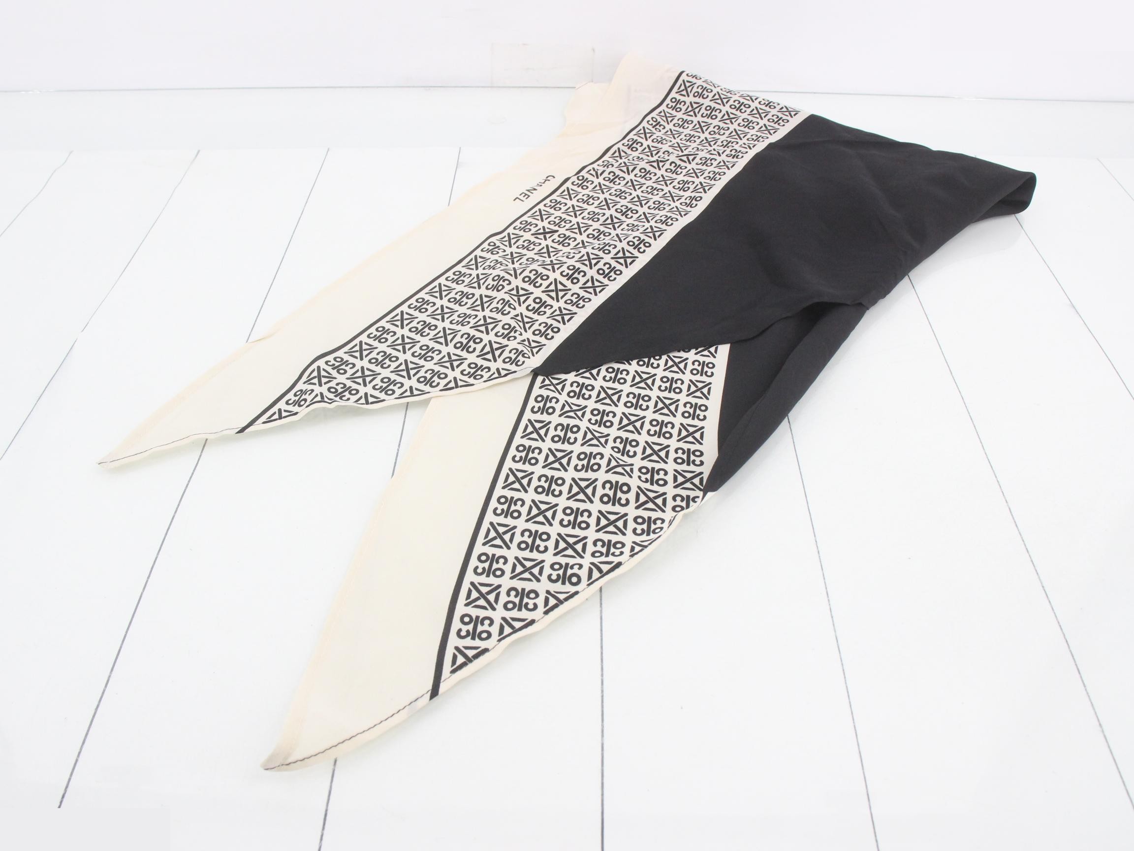 Scarf with tag — view 2