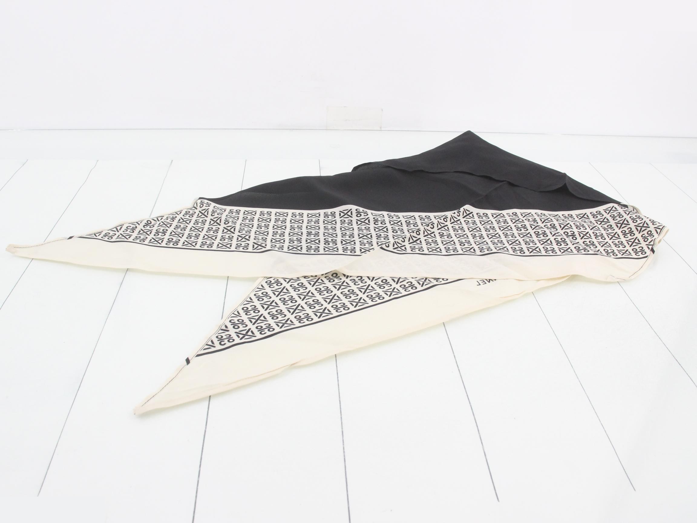 Scarf with tag — view 3