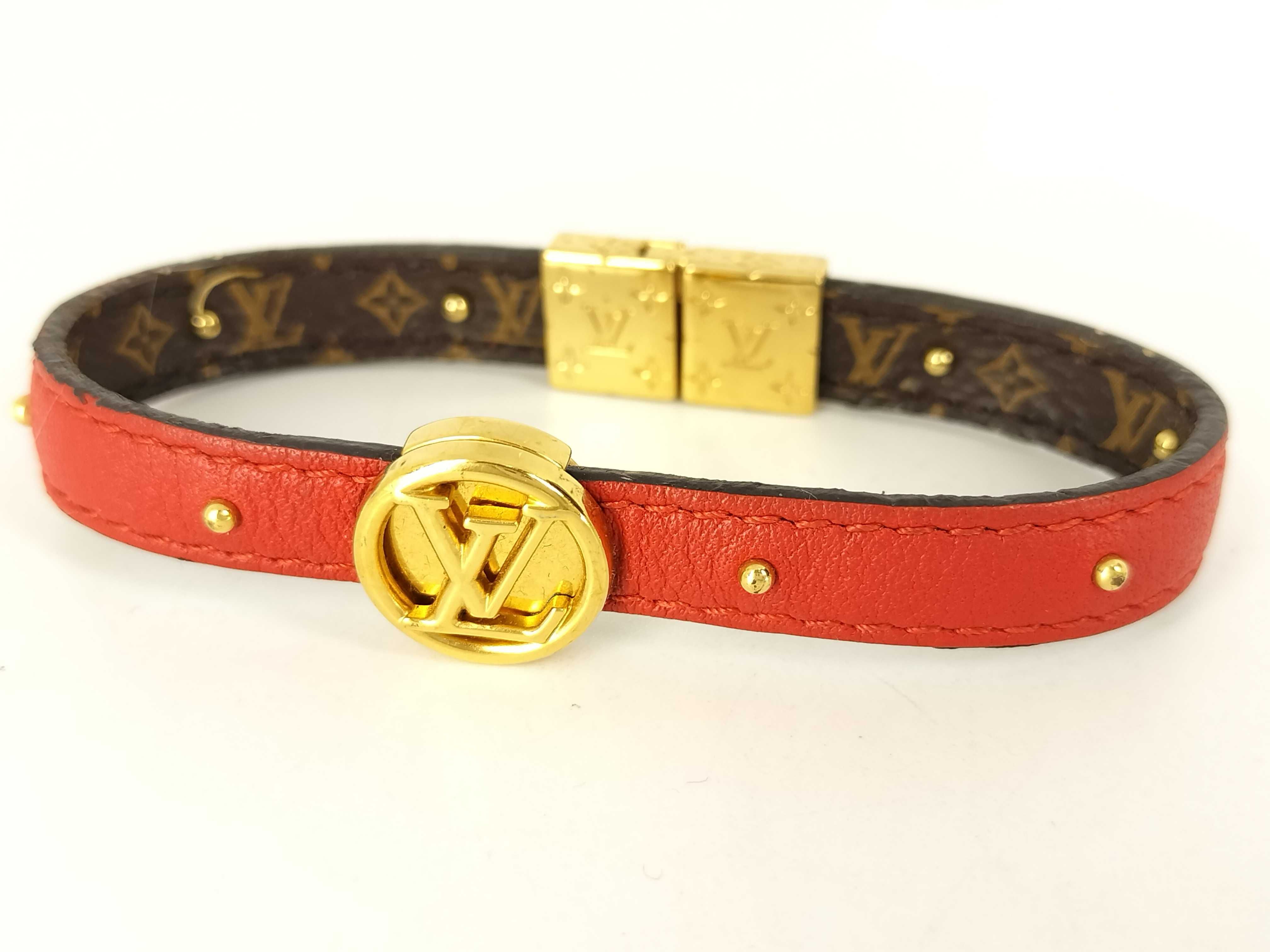 NB Bracelet Bracelet/Bangle