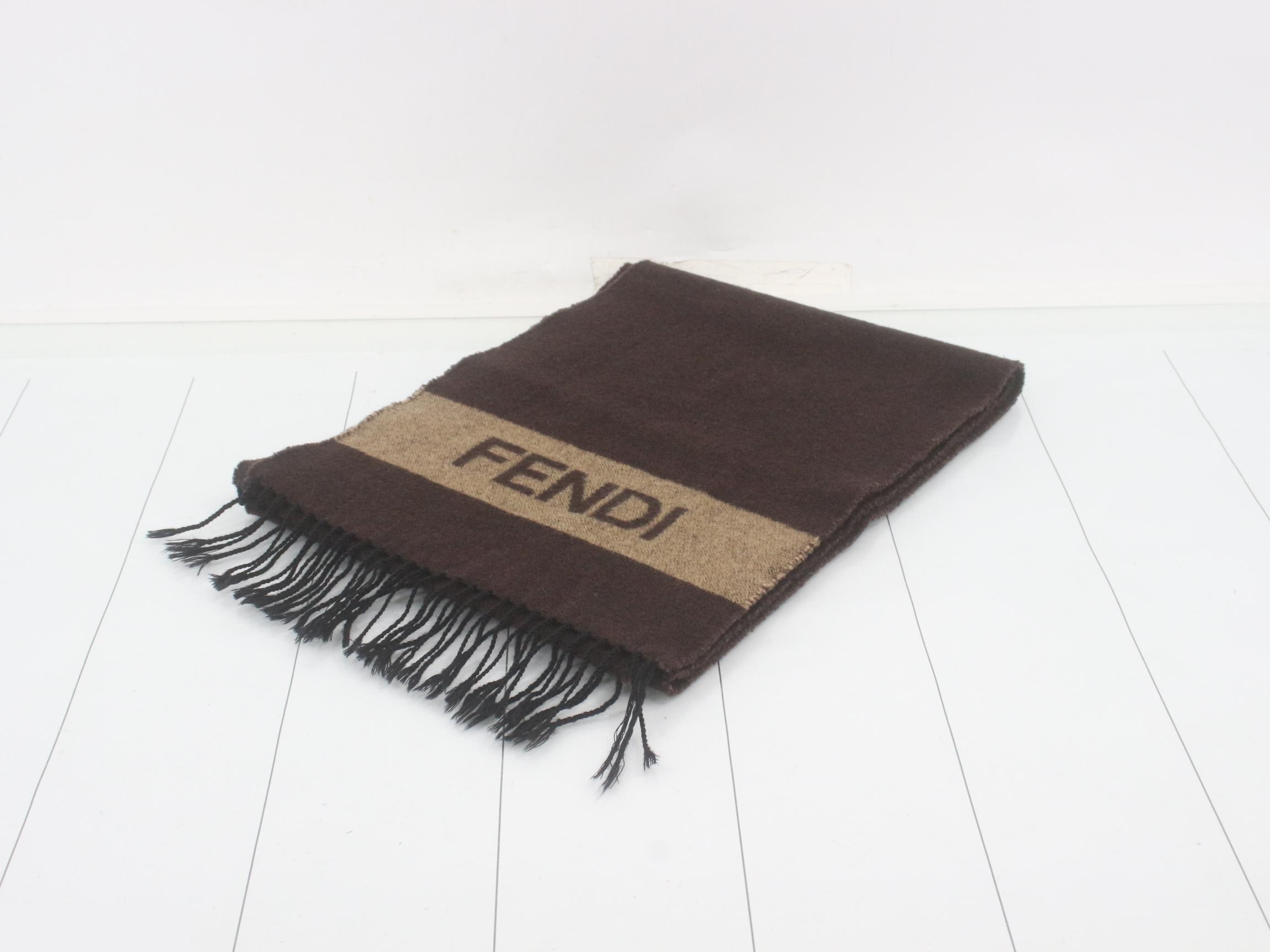 logo scarf