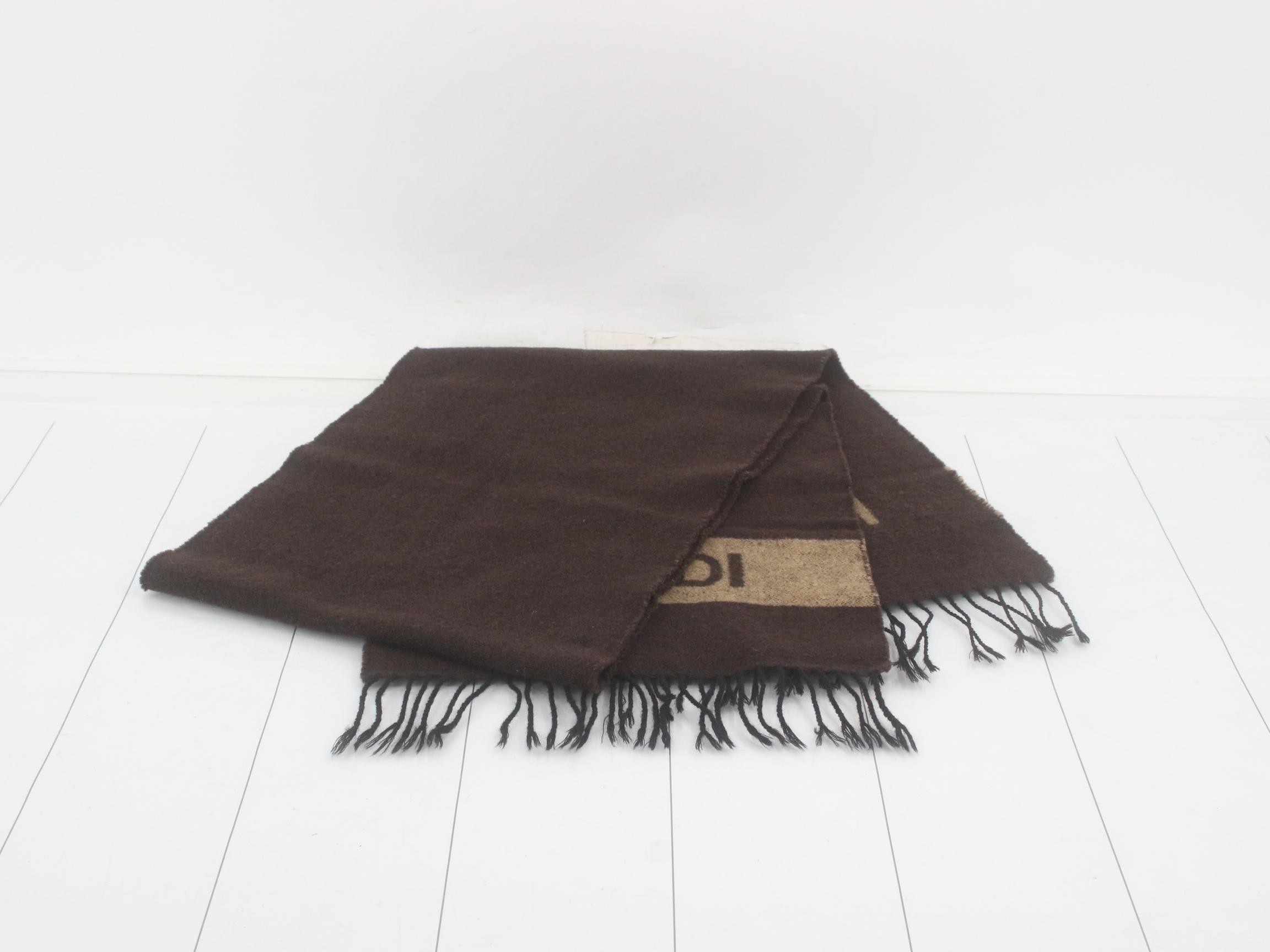 logo scarf — view 3