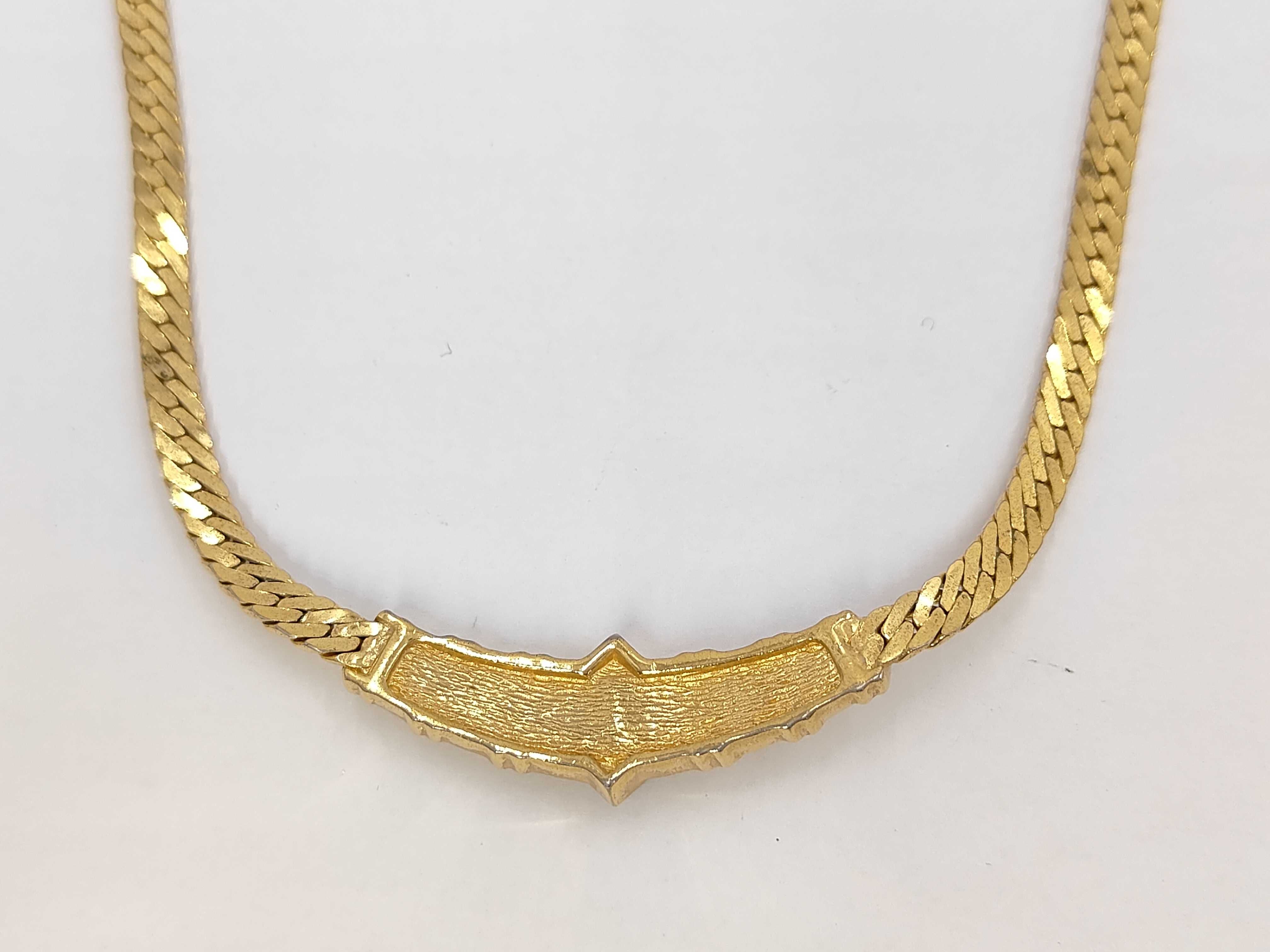 necklace — view 2