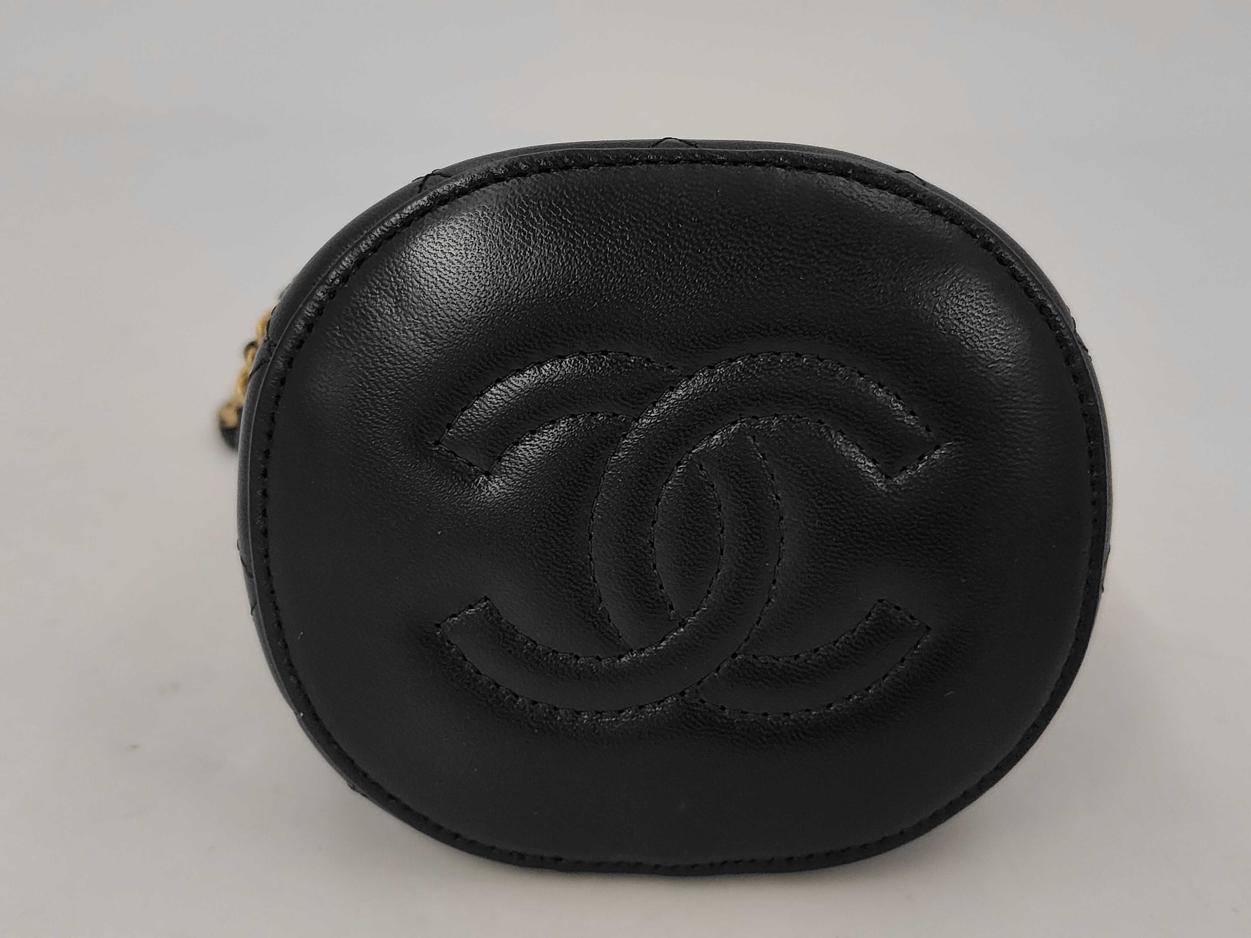 Matelassé Coco Mark Around Chain Bucket Bag Shoulder Bag — view 4