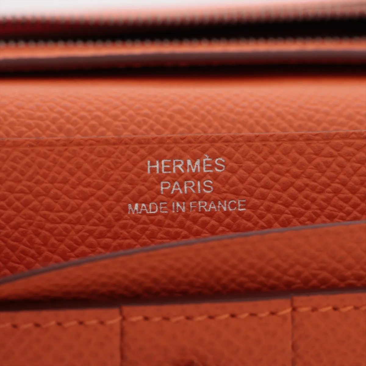 Bearn Soufflé Monochrome Veau Epsom Long Wallet Orange Silver Hardware Q:2013 — view 9