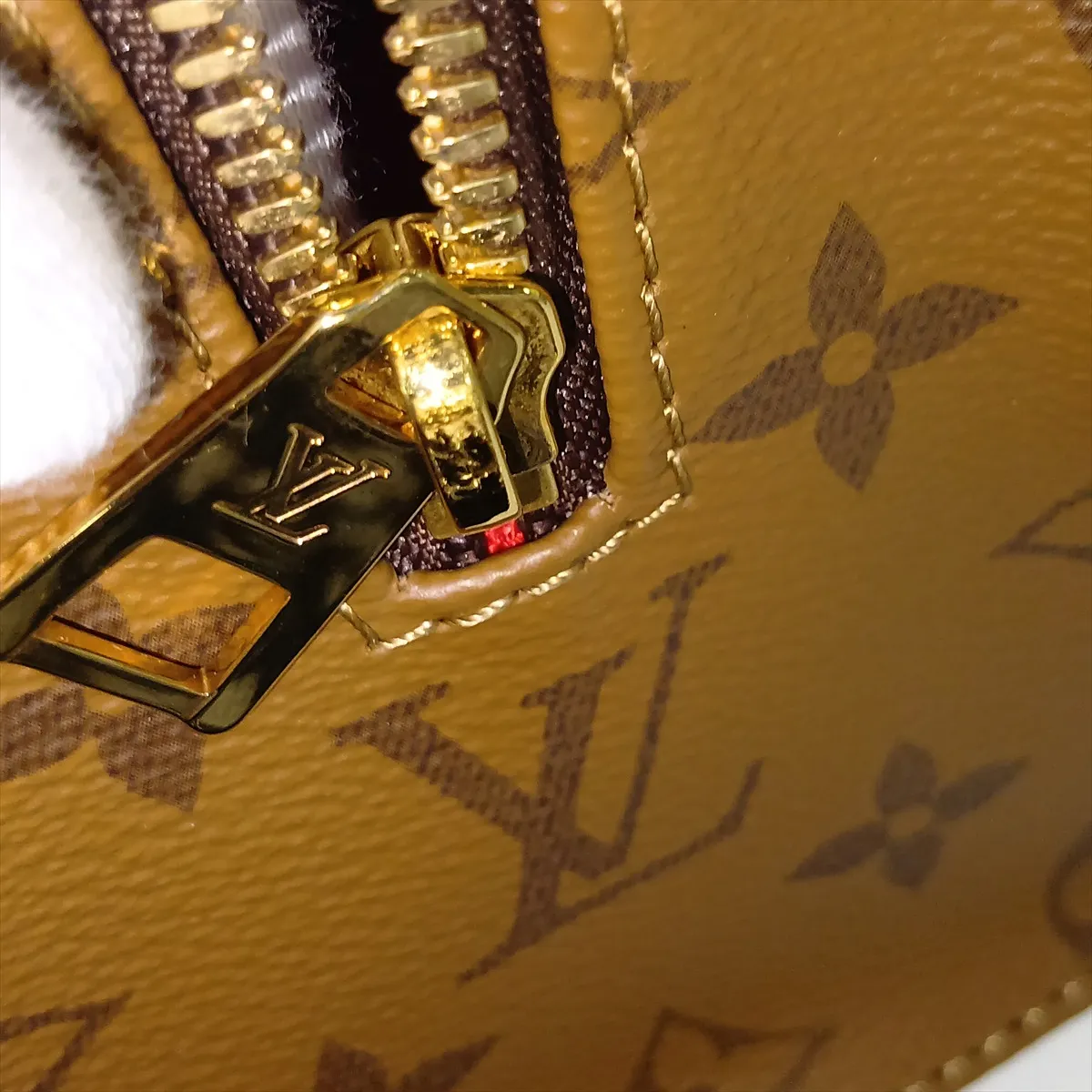 Giant Monogram Reverse OnTheGo EW M46653 Brown (RFID detected) — view 15