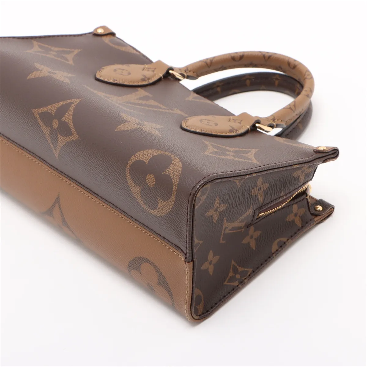 Giant Monogram Reverse OnTheGo EW M46653 Brown (RFID detected) — view 4