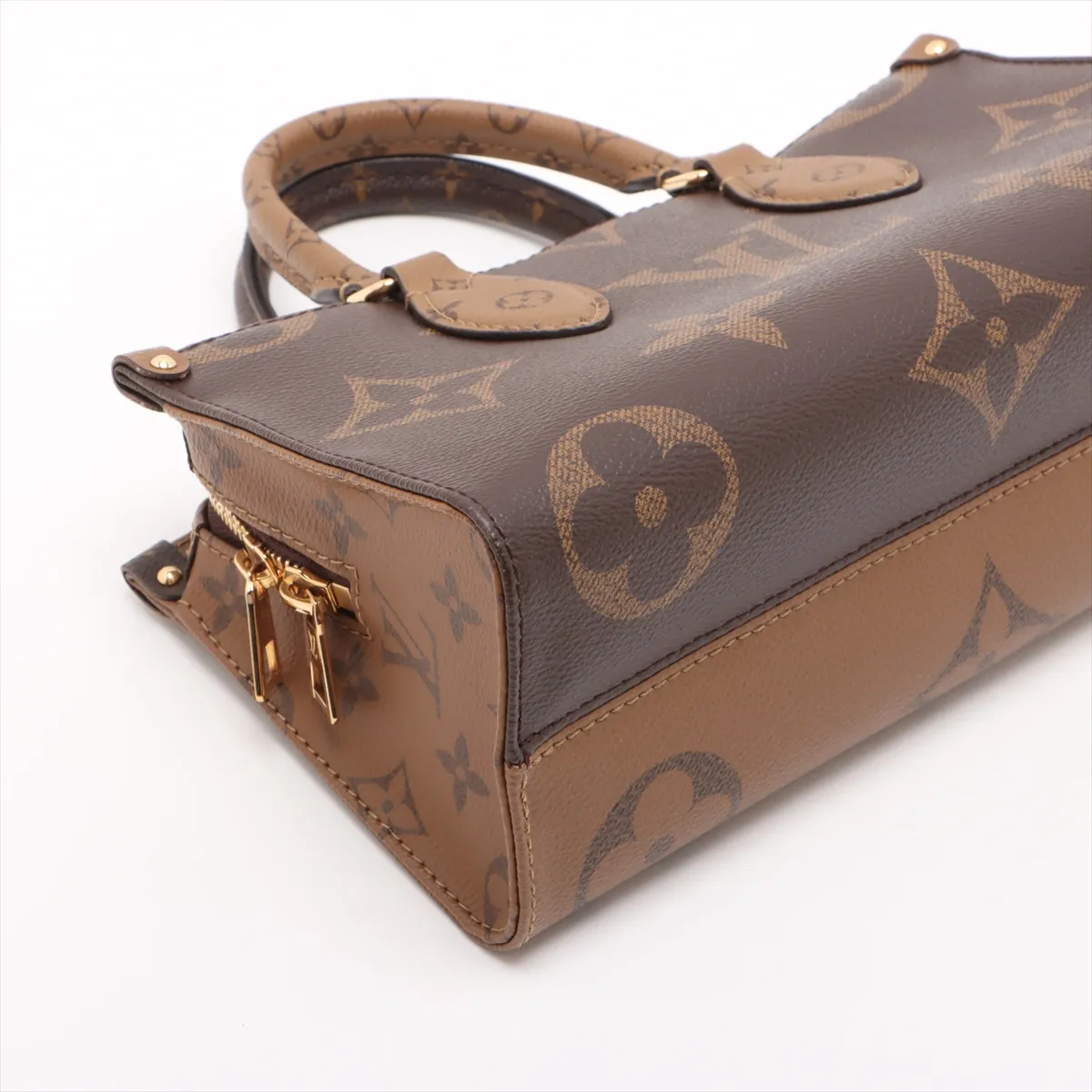 Giant Monogram Reverse OnTheGo EW M46653 Brown (RFID detected) — view 5