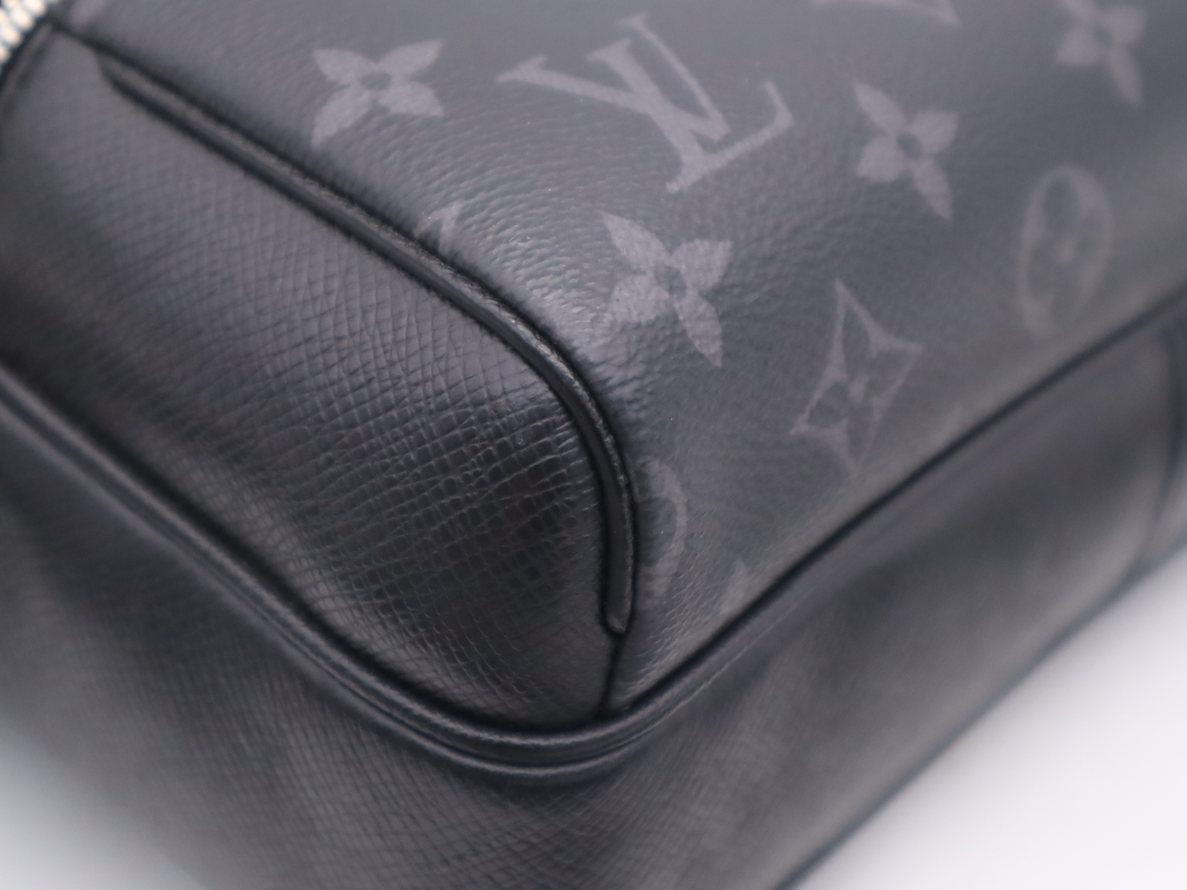 M30233 Taigarama Outdoor Messenger PM Noir Shoulder Bag — view 9