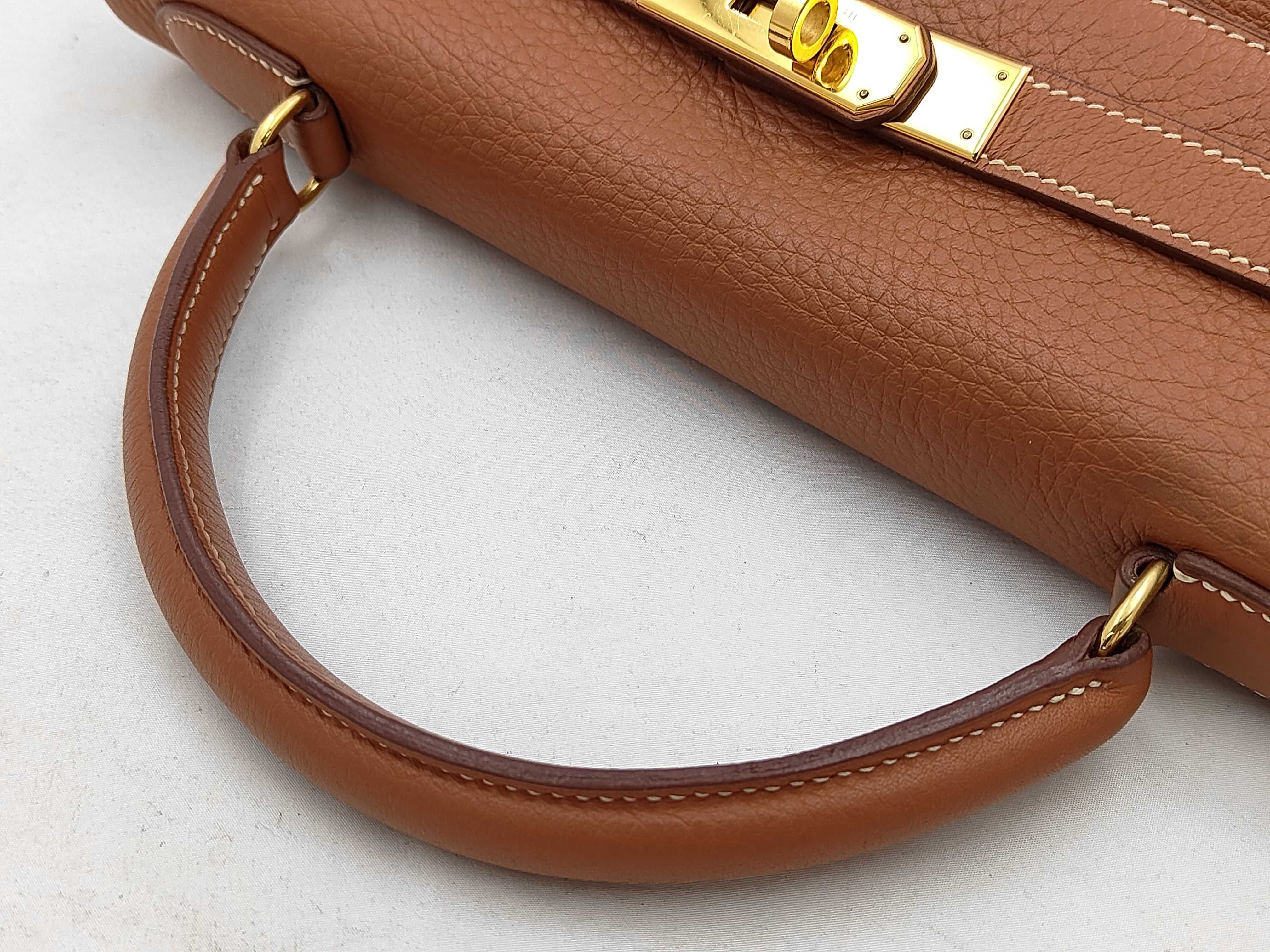 Kelly 32, Togo leather, brown, gold hardware, A handbag — view 3