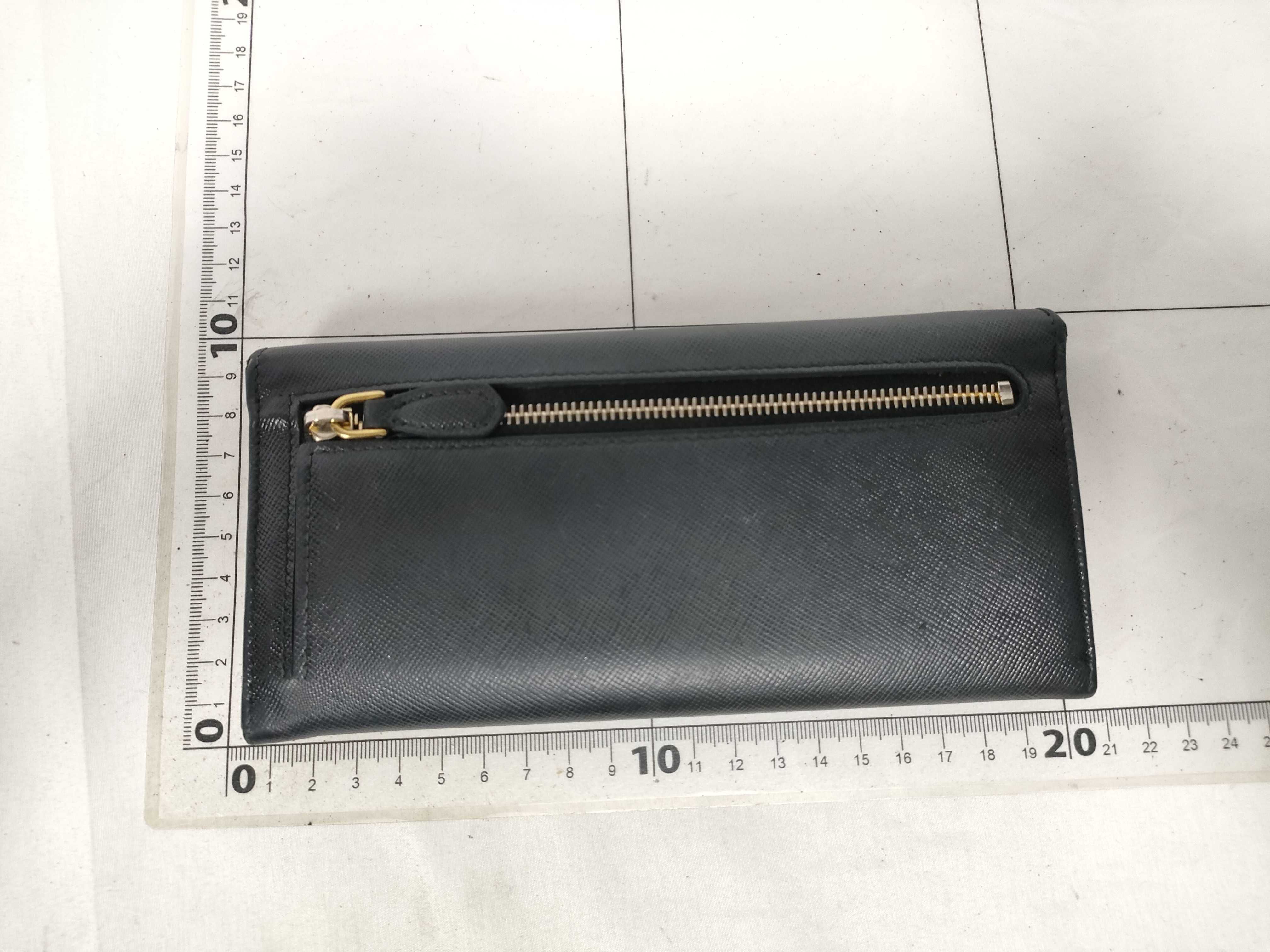 wallet — view 2