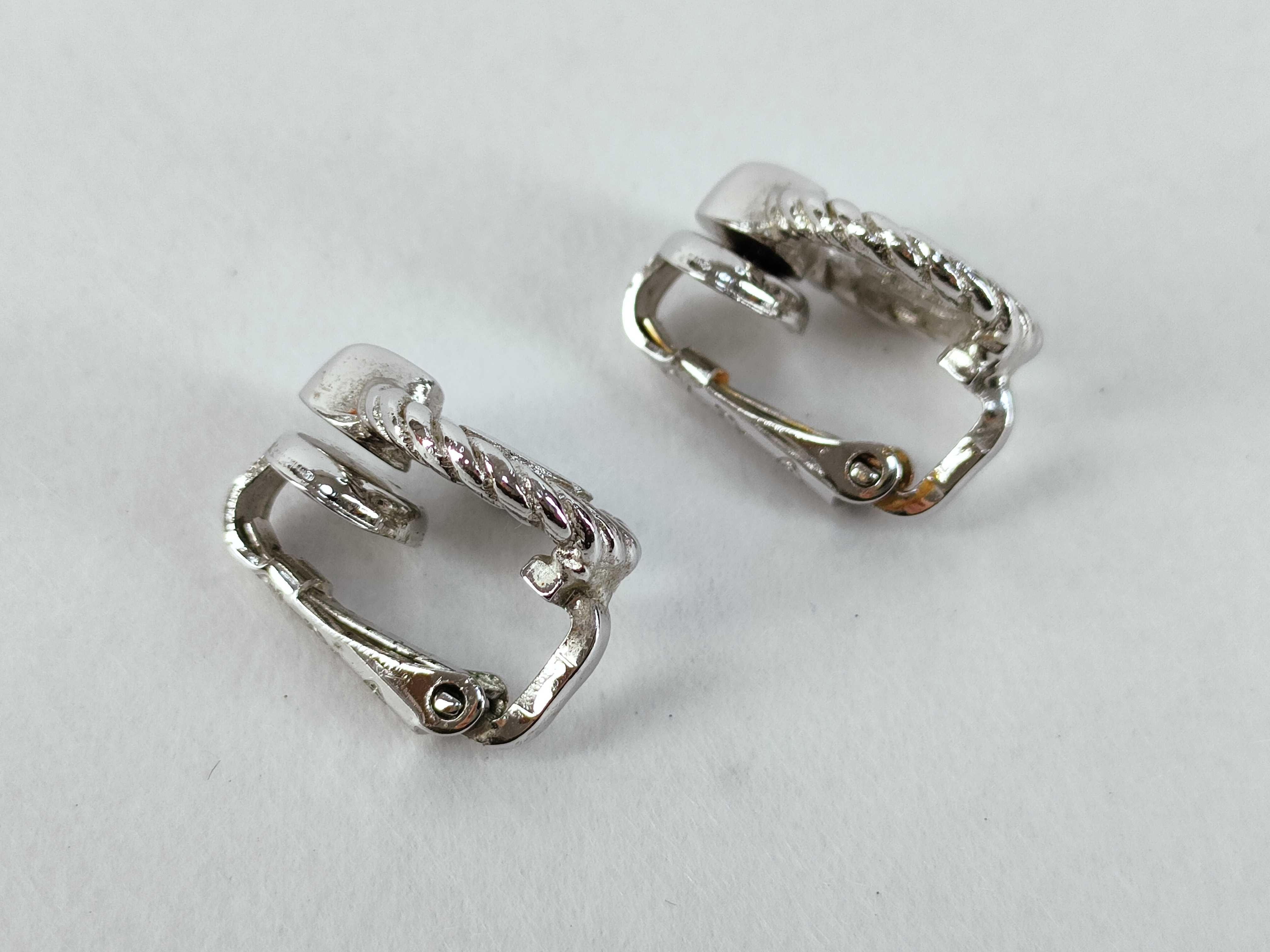 Christian / Earrings — view 2