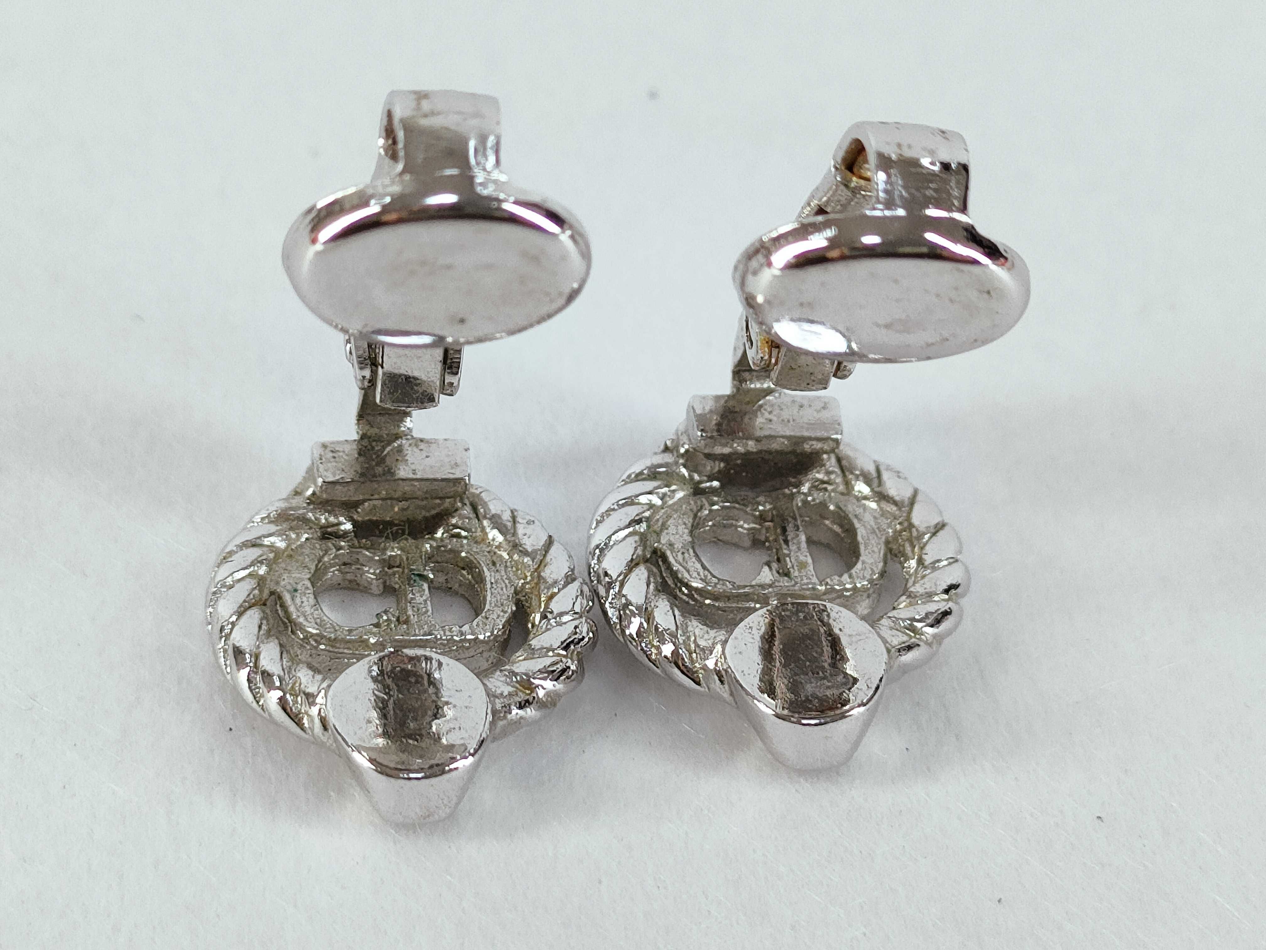 Christian / Earrings — view 6