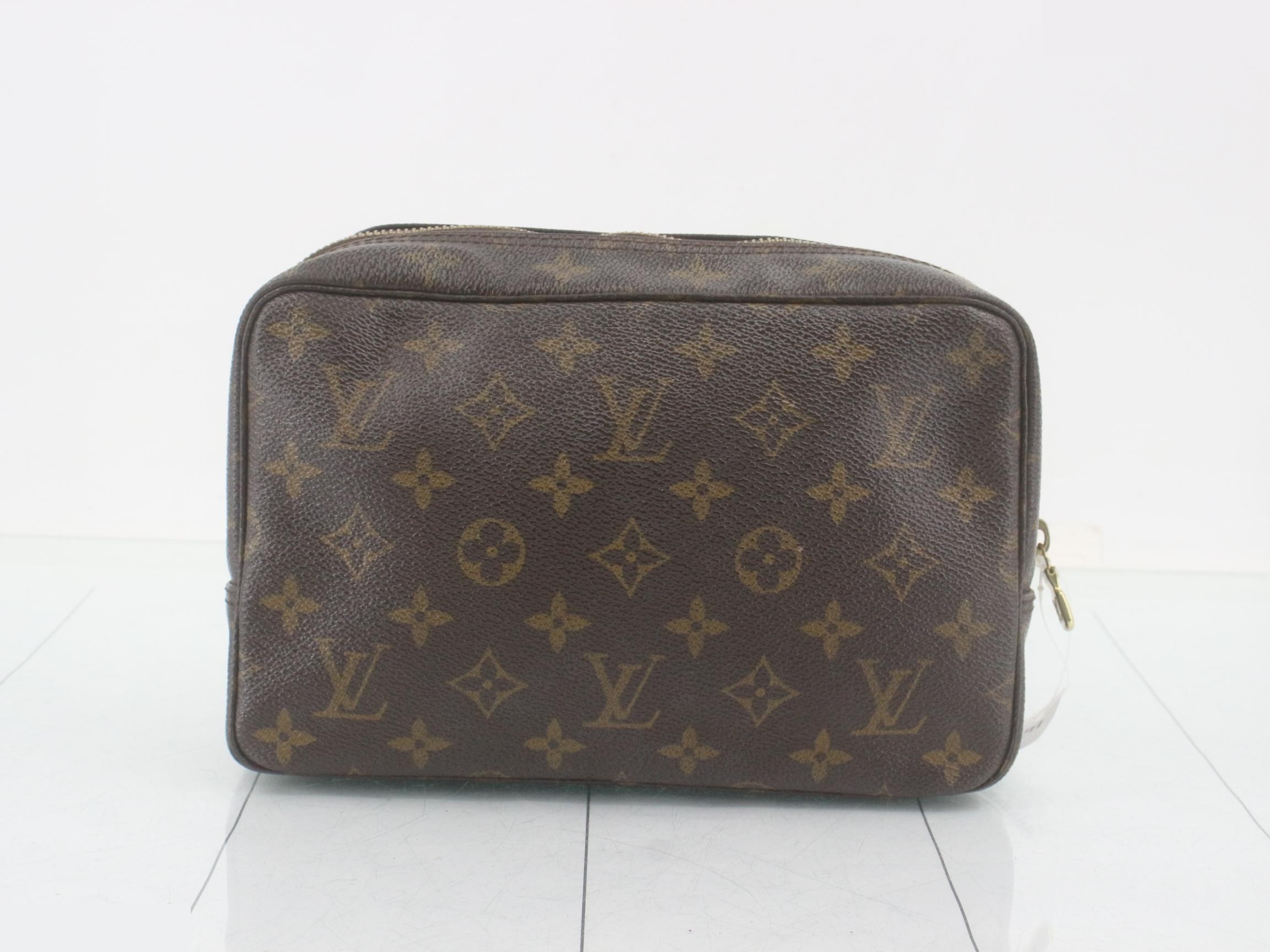 Monogram Louis Vuitton Trousseau Toilette 23 — view 2
