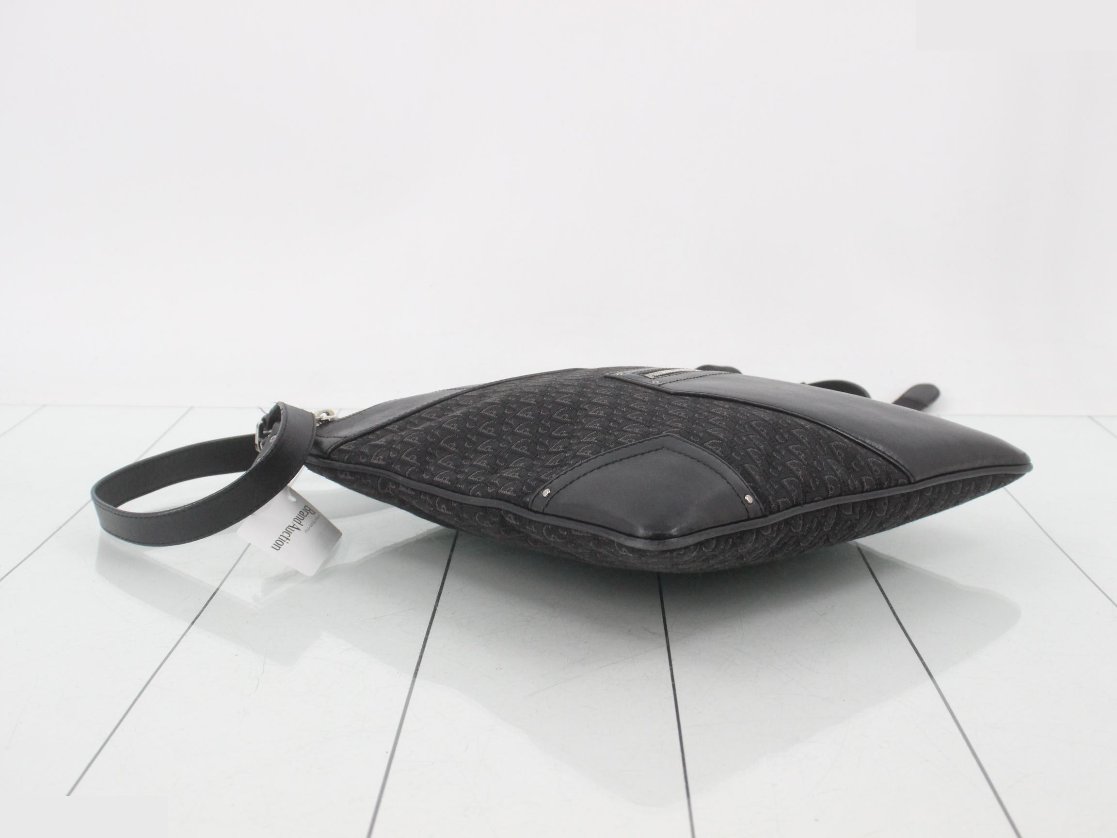 Street Chic Trotter (Bag) - Shoulder Bag — view 5