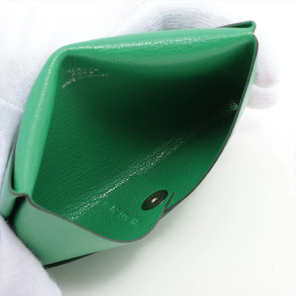 Calvi Chevre Mysore Card Case, Green, Silver Hardware, W: 2024 — view 4