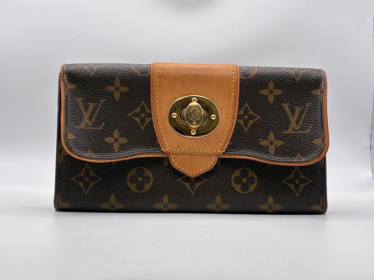 Monogram Boetie