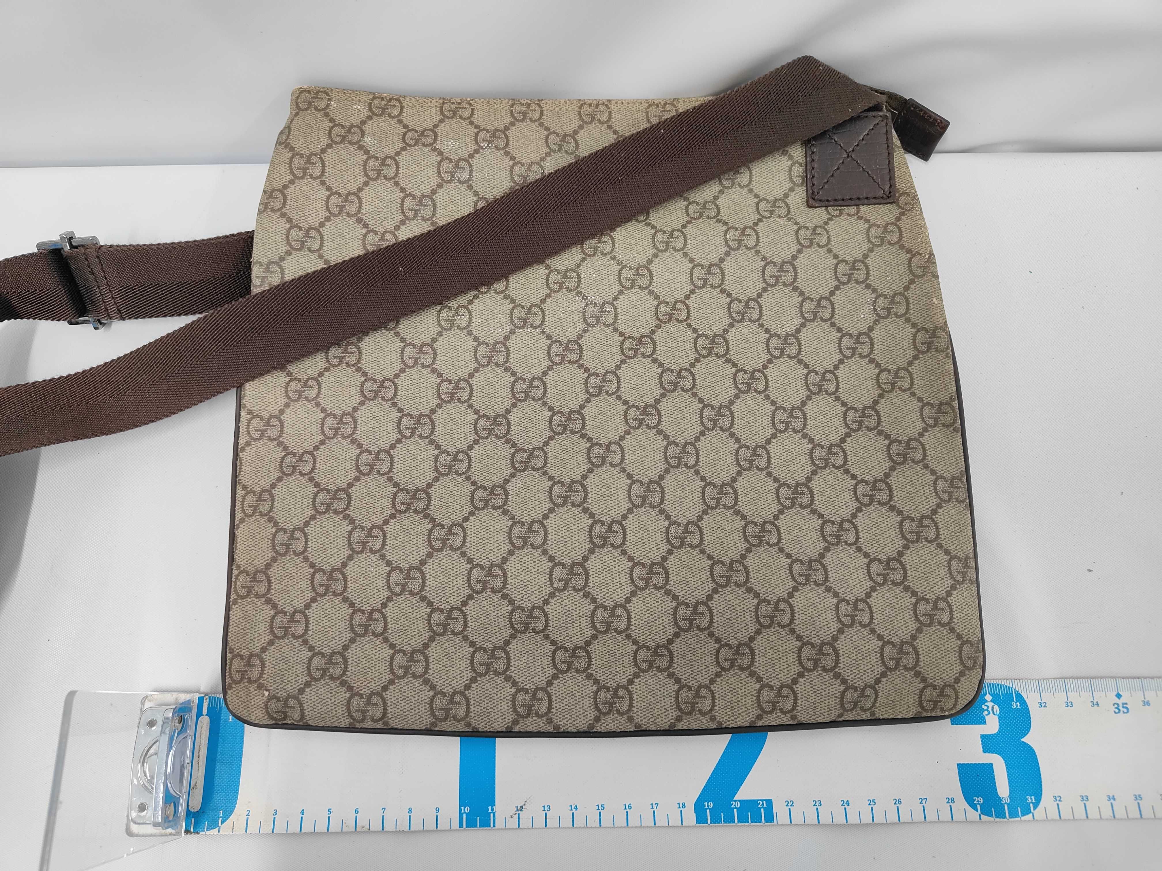 GG Supreme Shoulder Bag — view 2