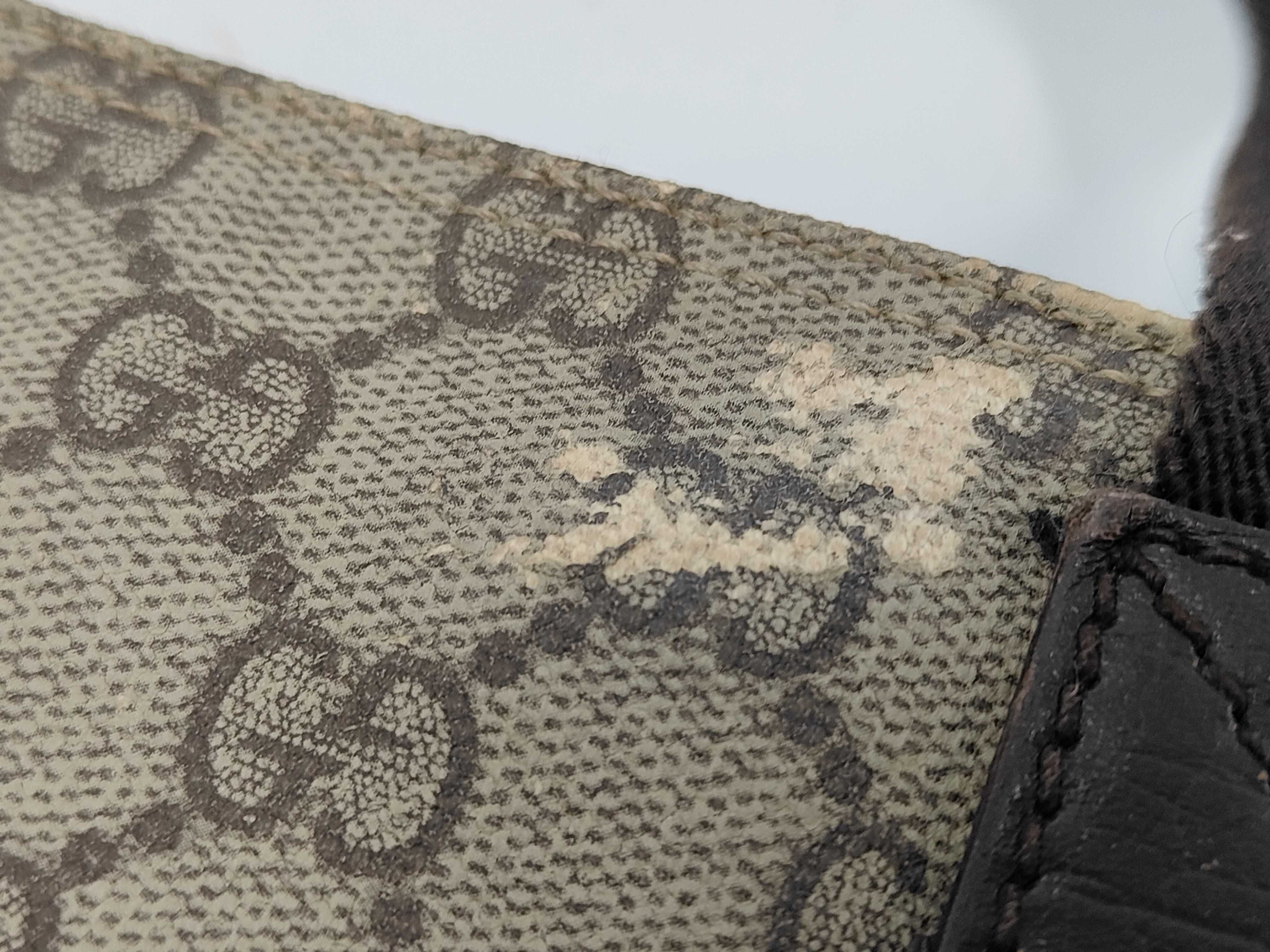 GG Supreme Shoulder Bag — view 5