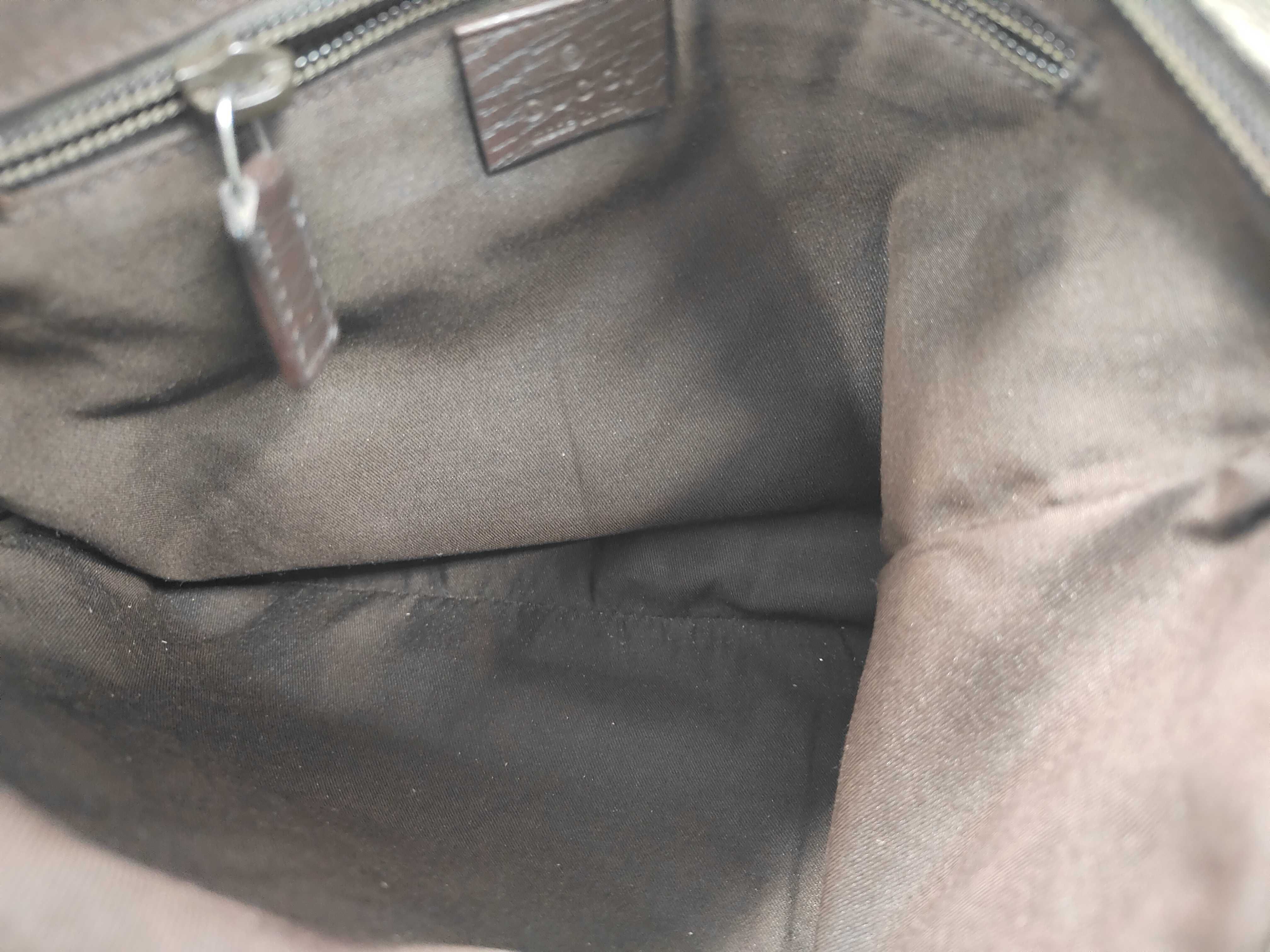 GG Supreme Shoulder Bag — view 9