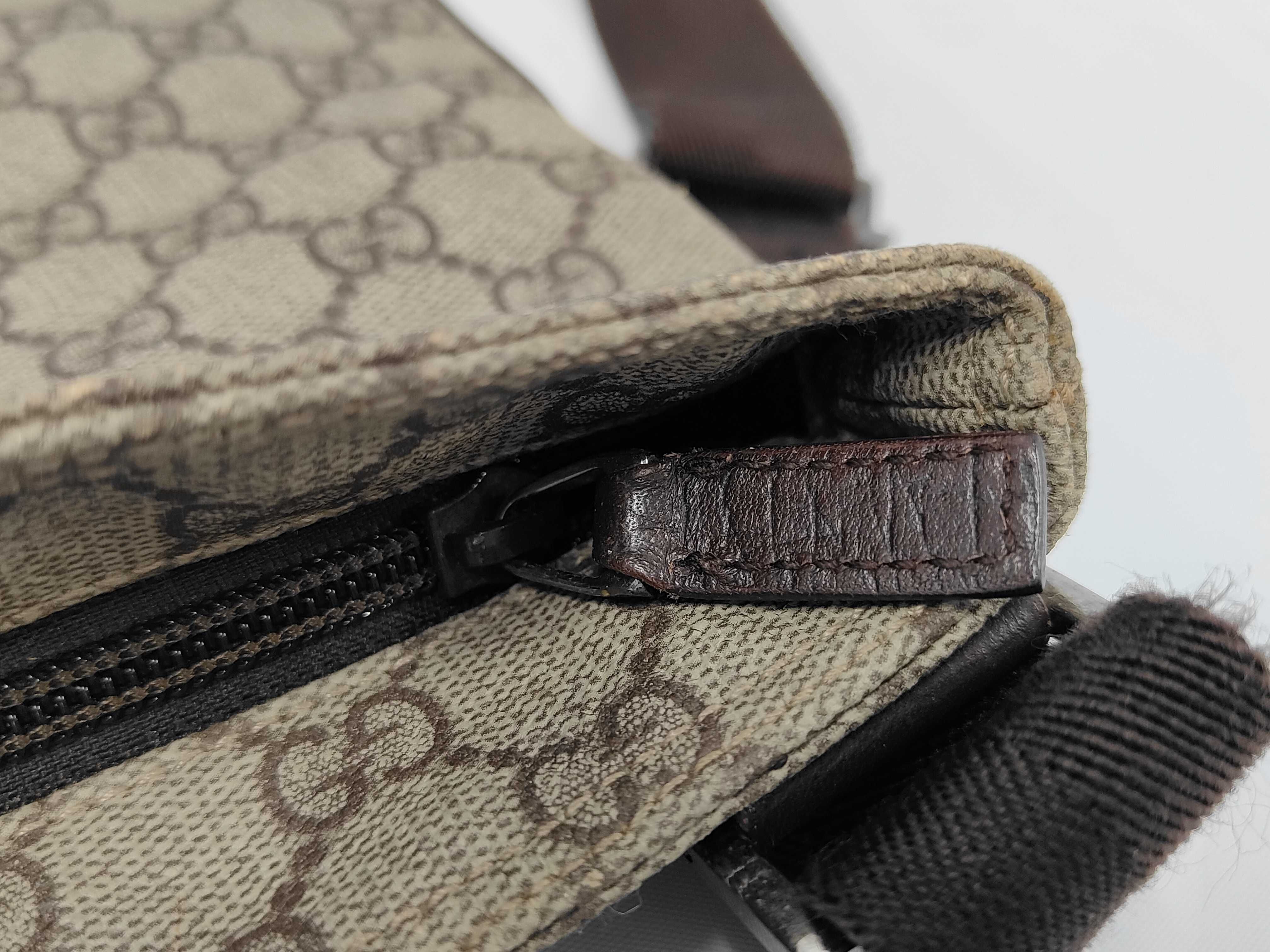 GG Supreme Shoulder Bag — view 10