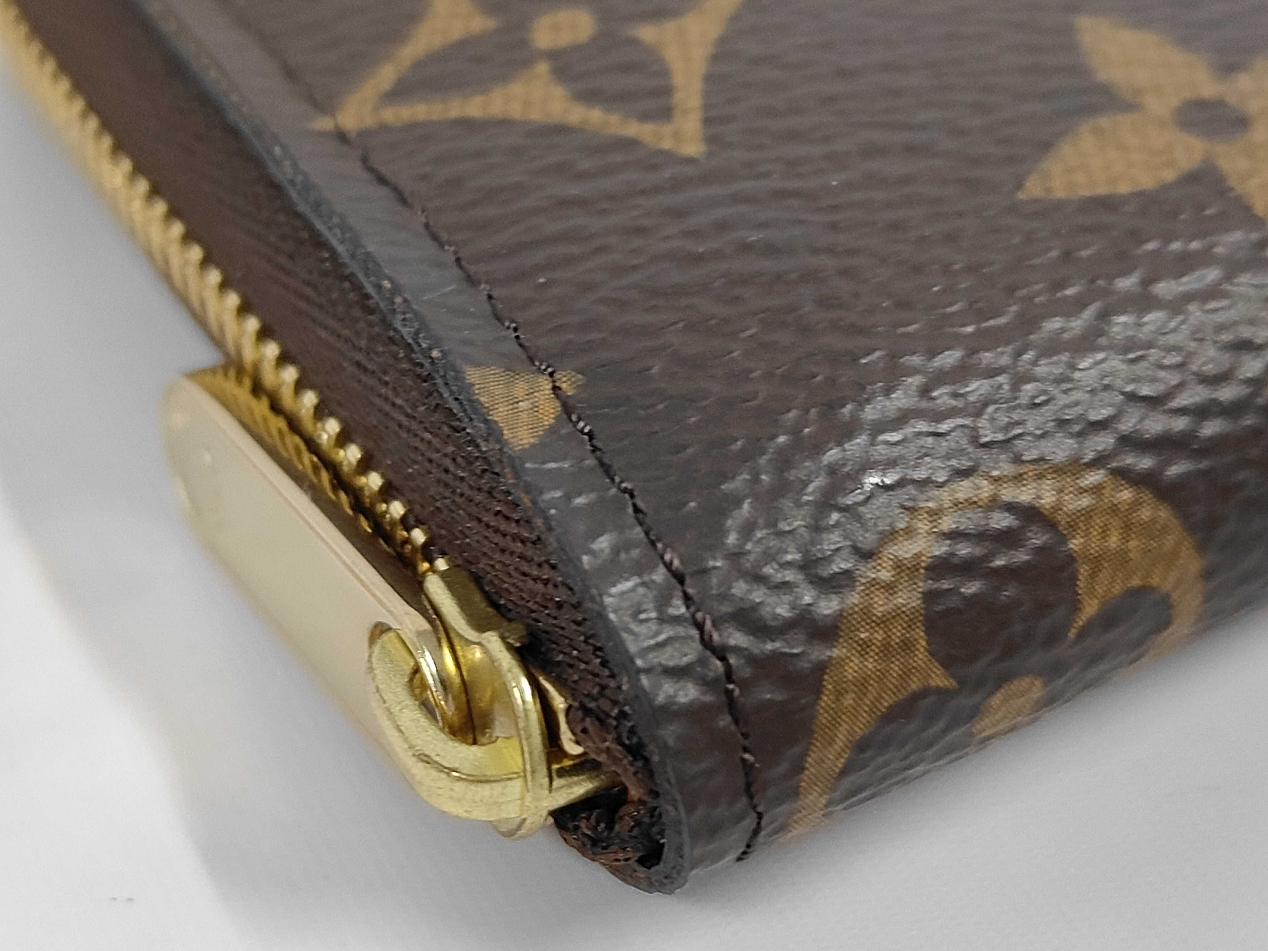 M60067 Zippy Coin Purse SN0119 Coin Case — view 3