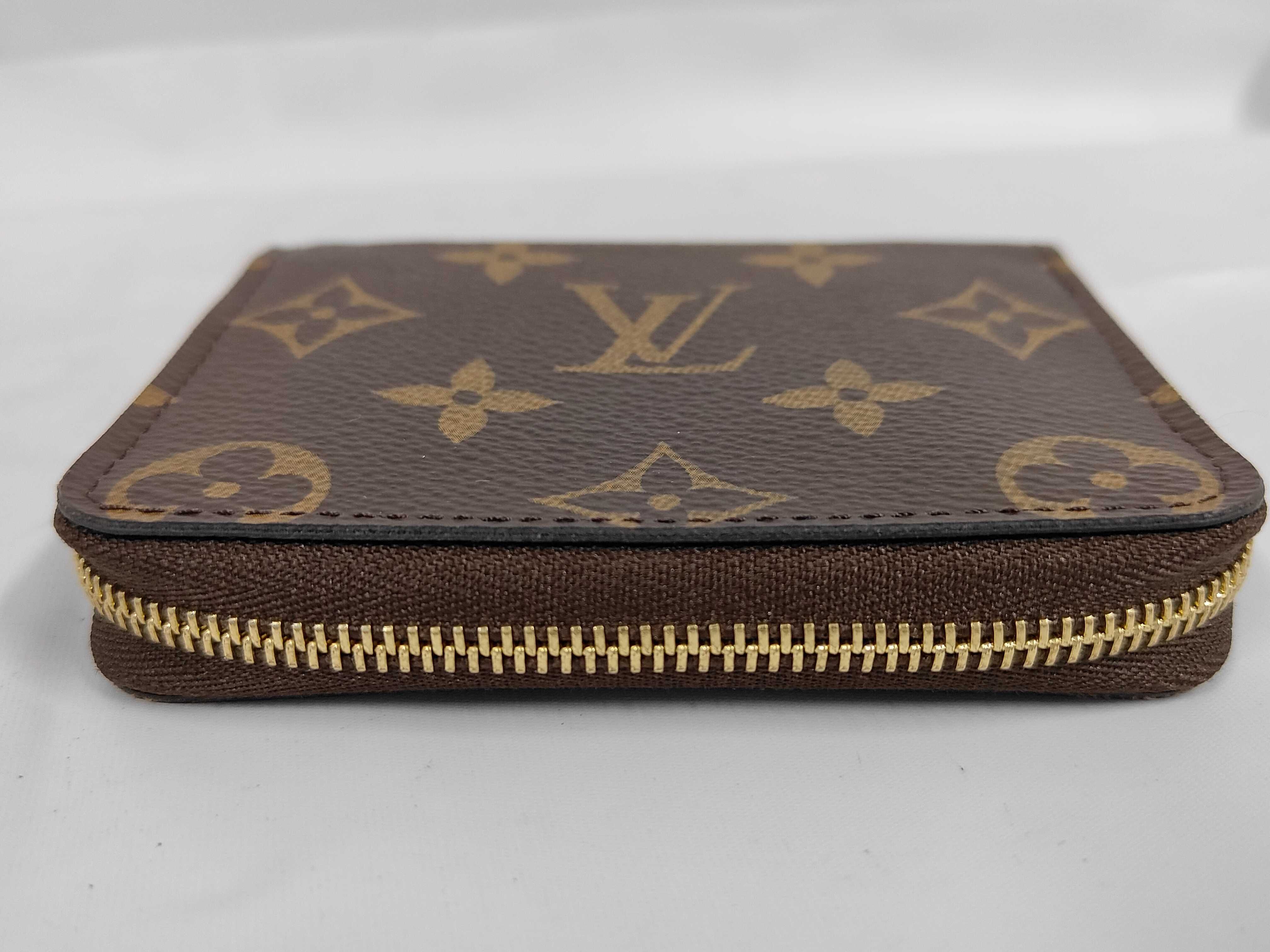 M60067 Zippy Coin Purse SN0119 Coin Case — view 5