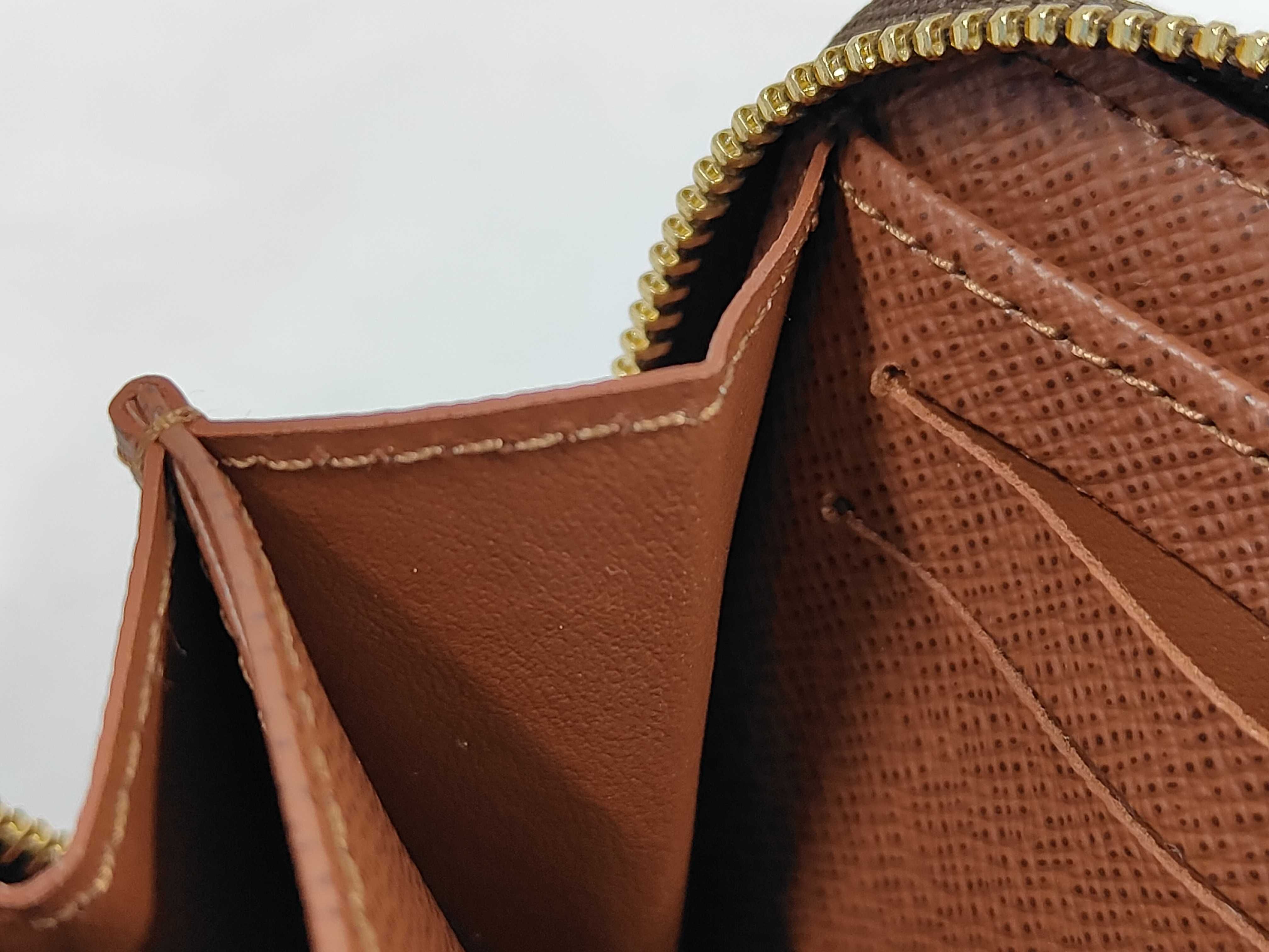 M60067 Zippy Coin Purse SN0119 Coin Case — view 10