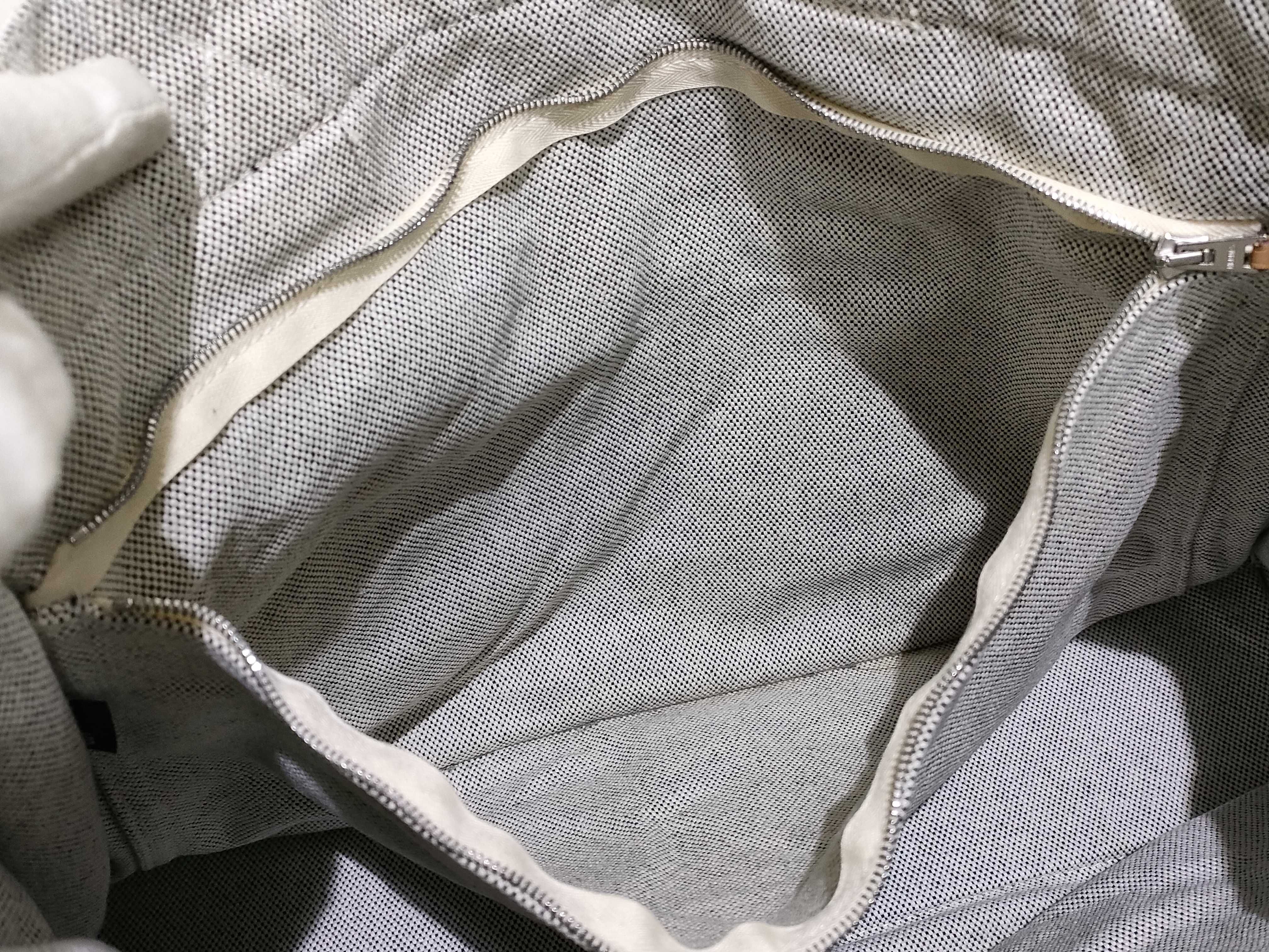 Fourre-Tout Tote Bag, New Fourre-Tout Tote MM, Ivory x Black Handbag — view 9