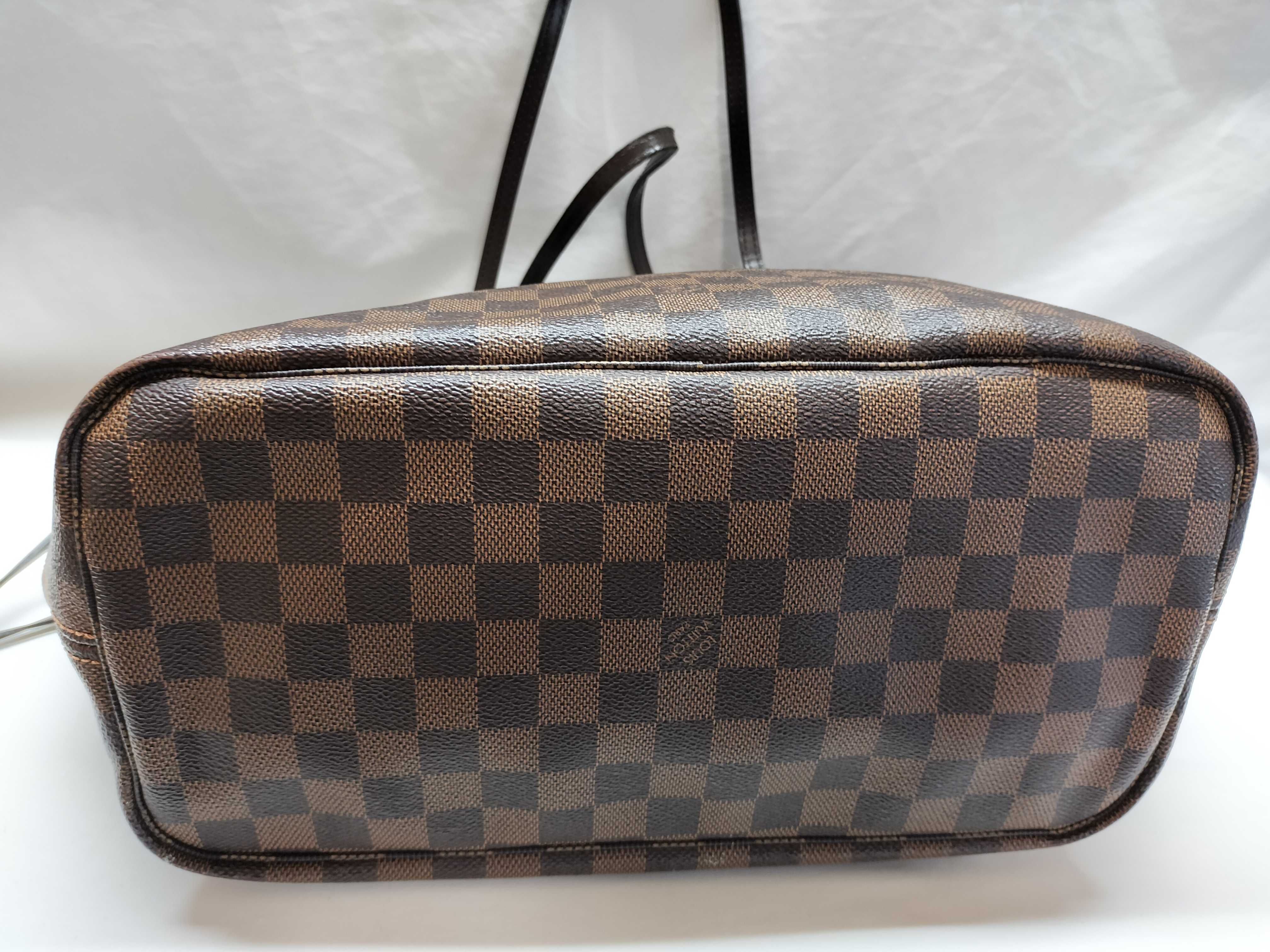 Neverfull MM Rose Ballerine Tote Bag — view 3