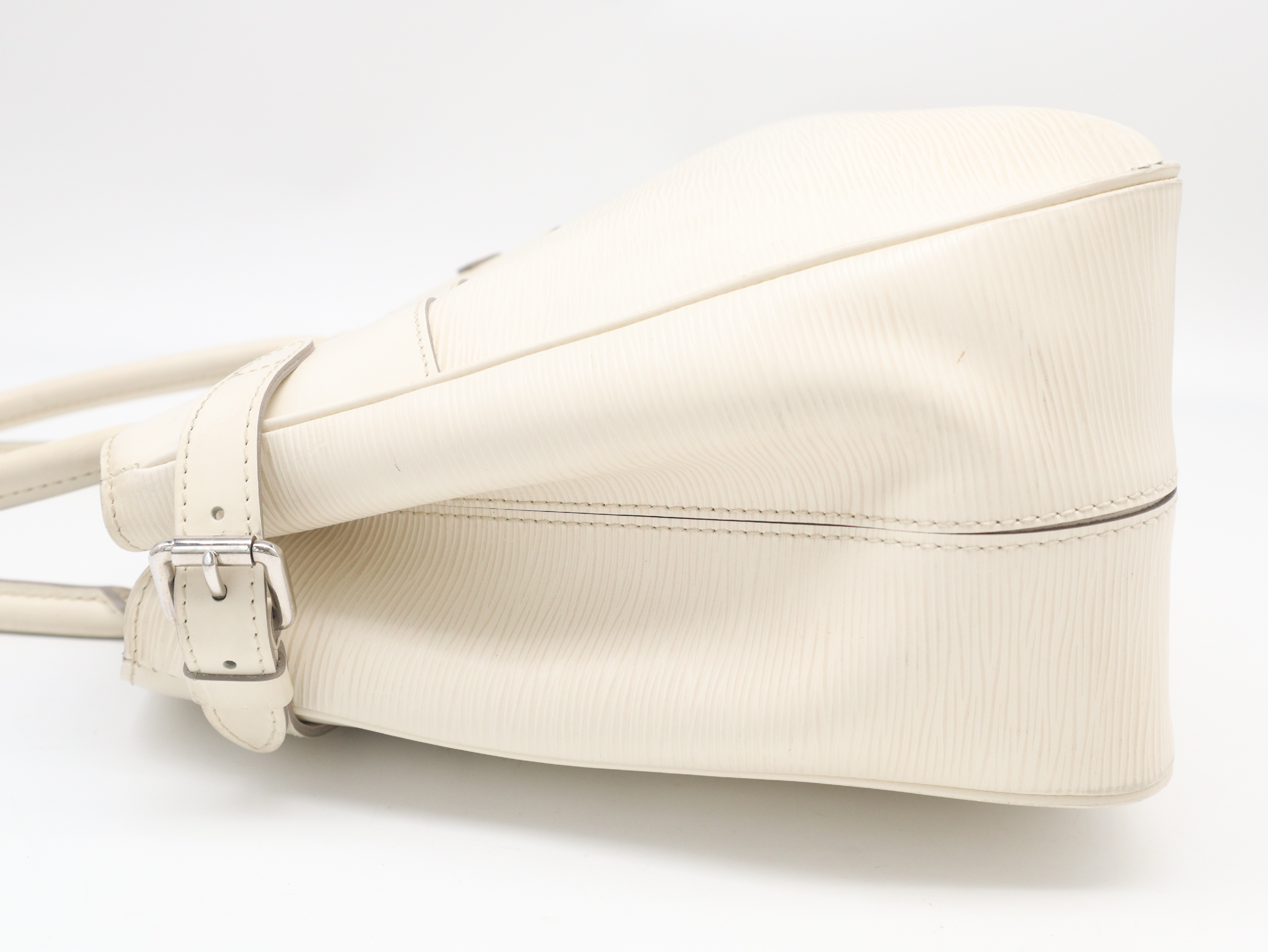 M5925J Epi Passy GM Ivoire Handbag — view 3