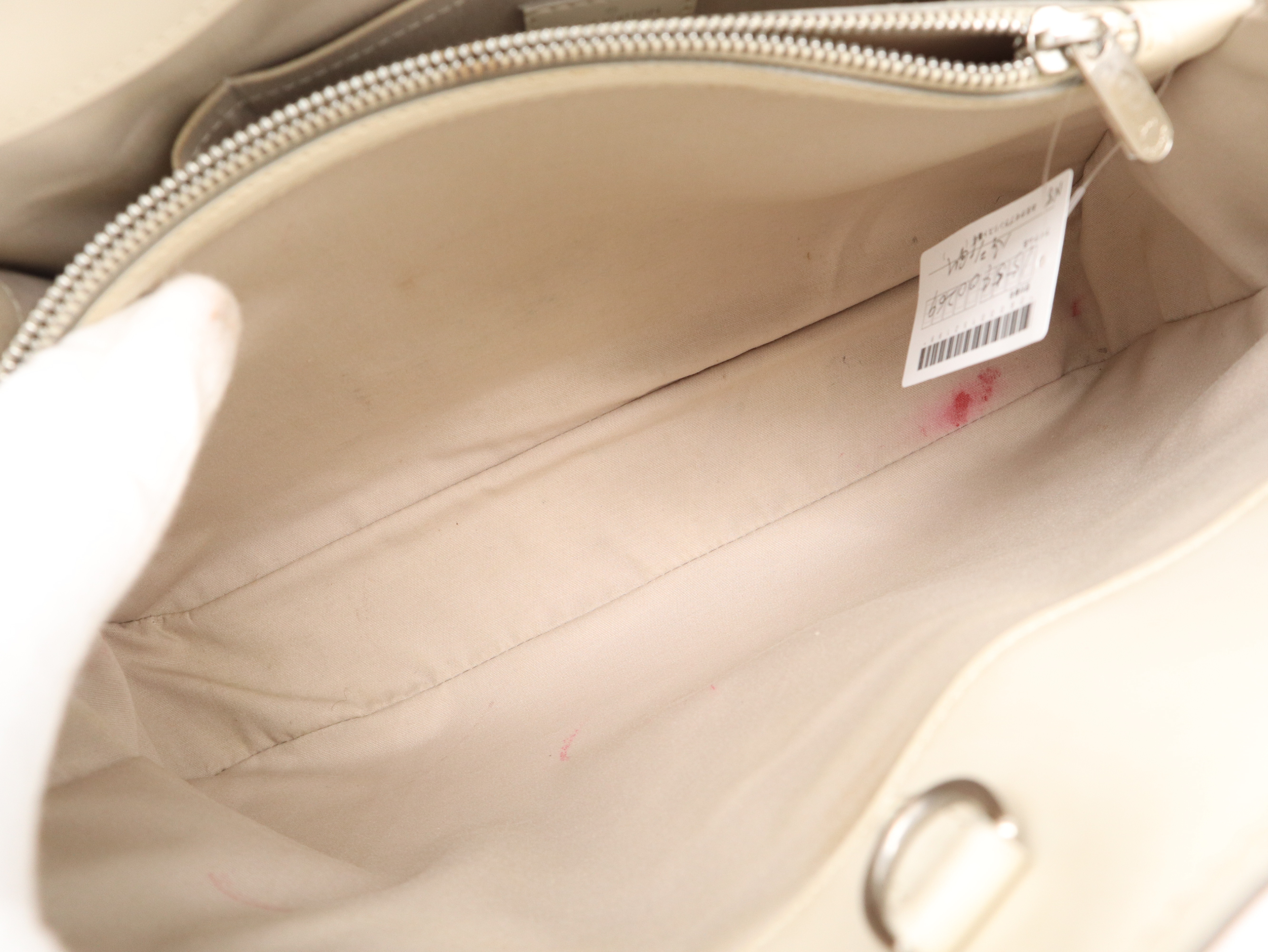 M5925J Epi Passy GM Ivoire Handbag — view 10