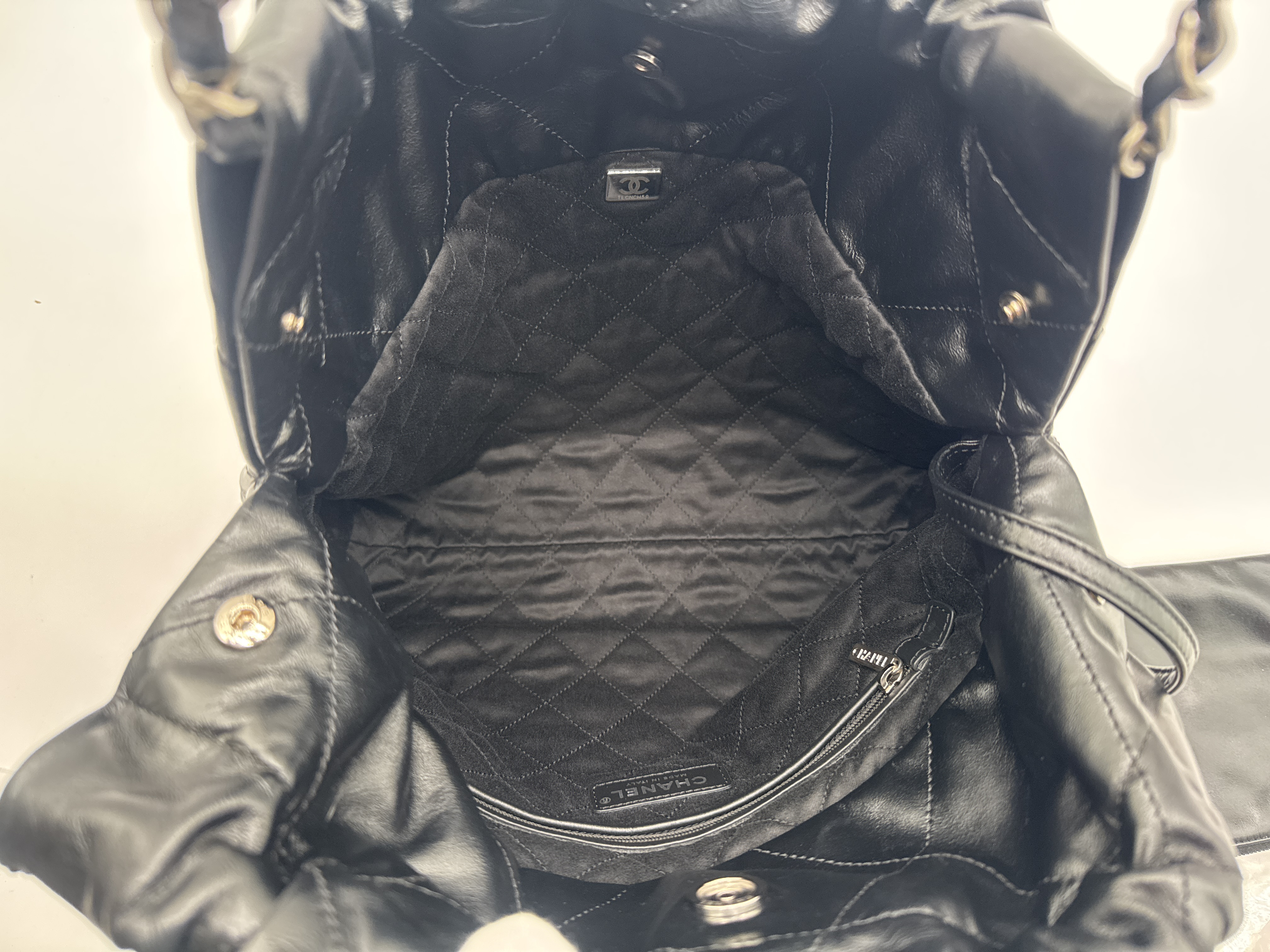 22 Small Black Shoulder Bag — view 9