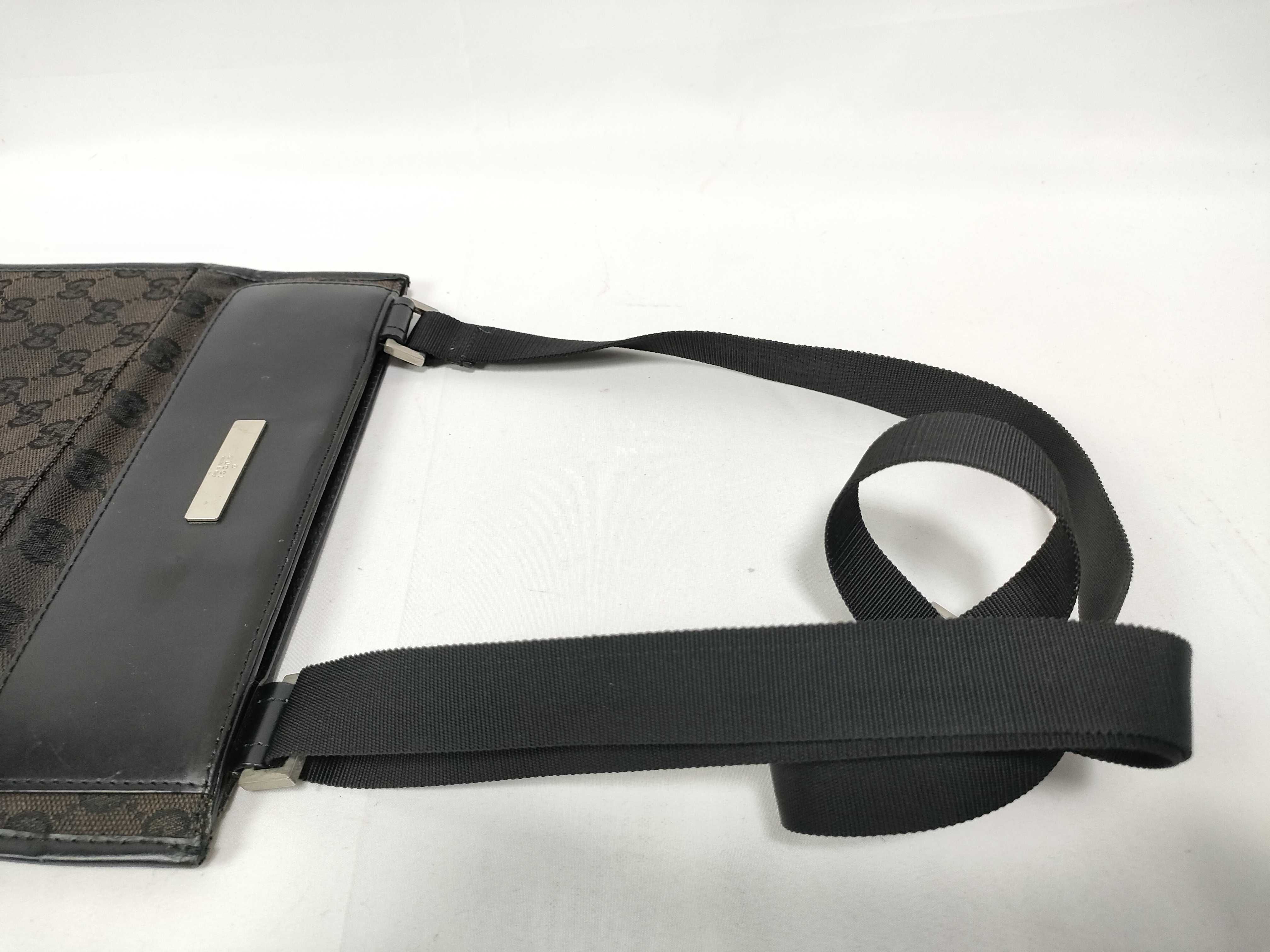 GG Canvas Shoulder Bag, Black — view 11