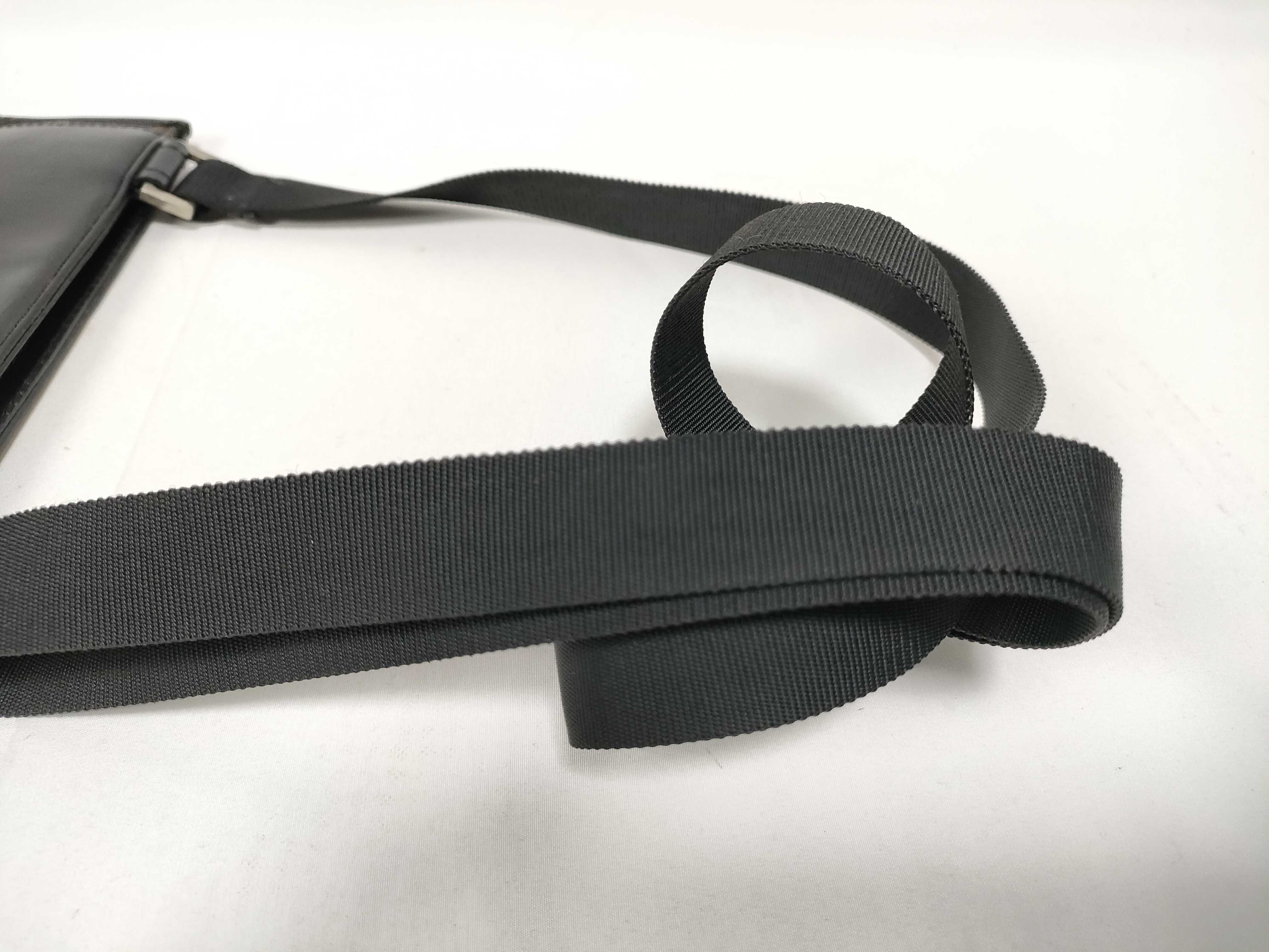 GG Canvas Shoulder Bag, Black — view 10