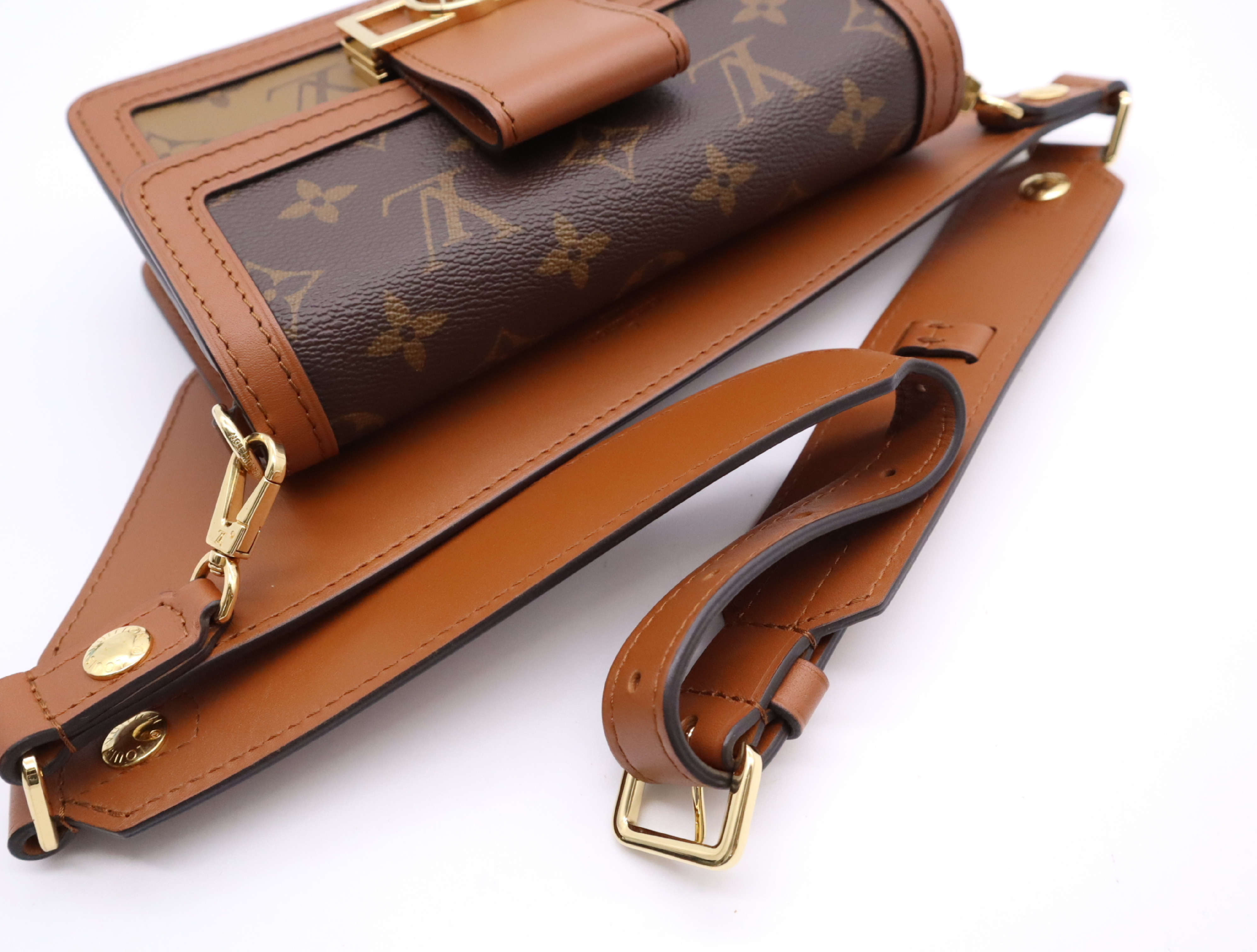 M44586 Monogram Reverse Dauphine Bum Bag Waist Bag — view 10