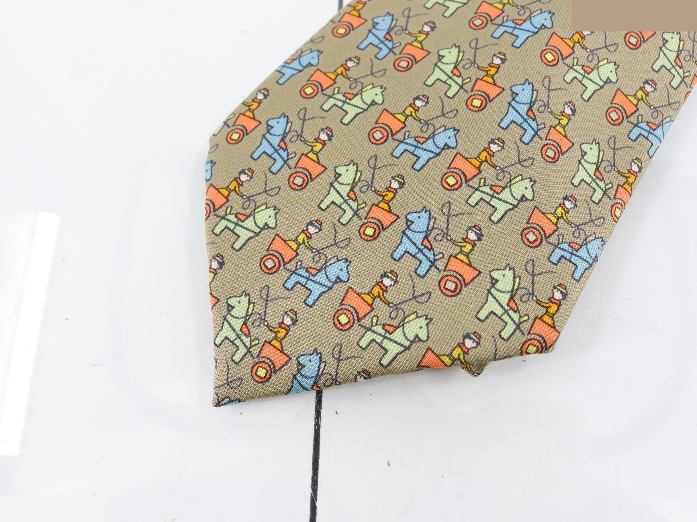 necktie - horse — view 3
